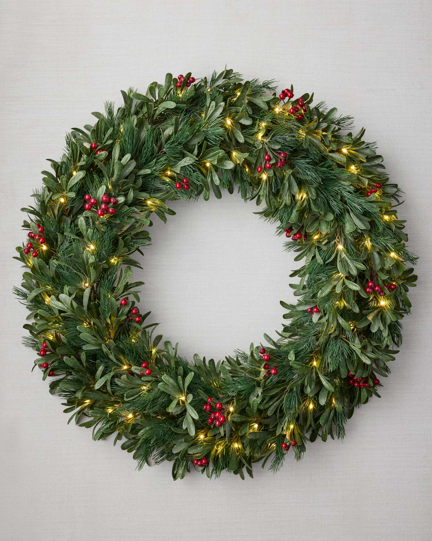 28" Red Berry Mistletoe Wreath