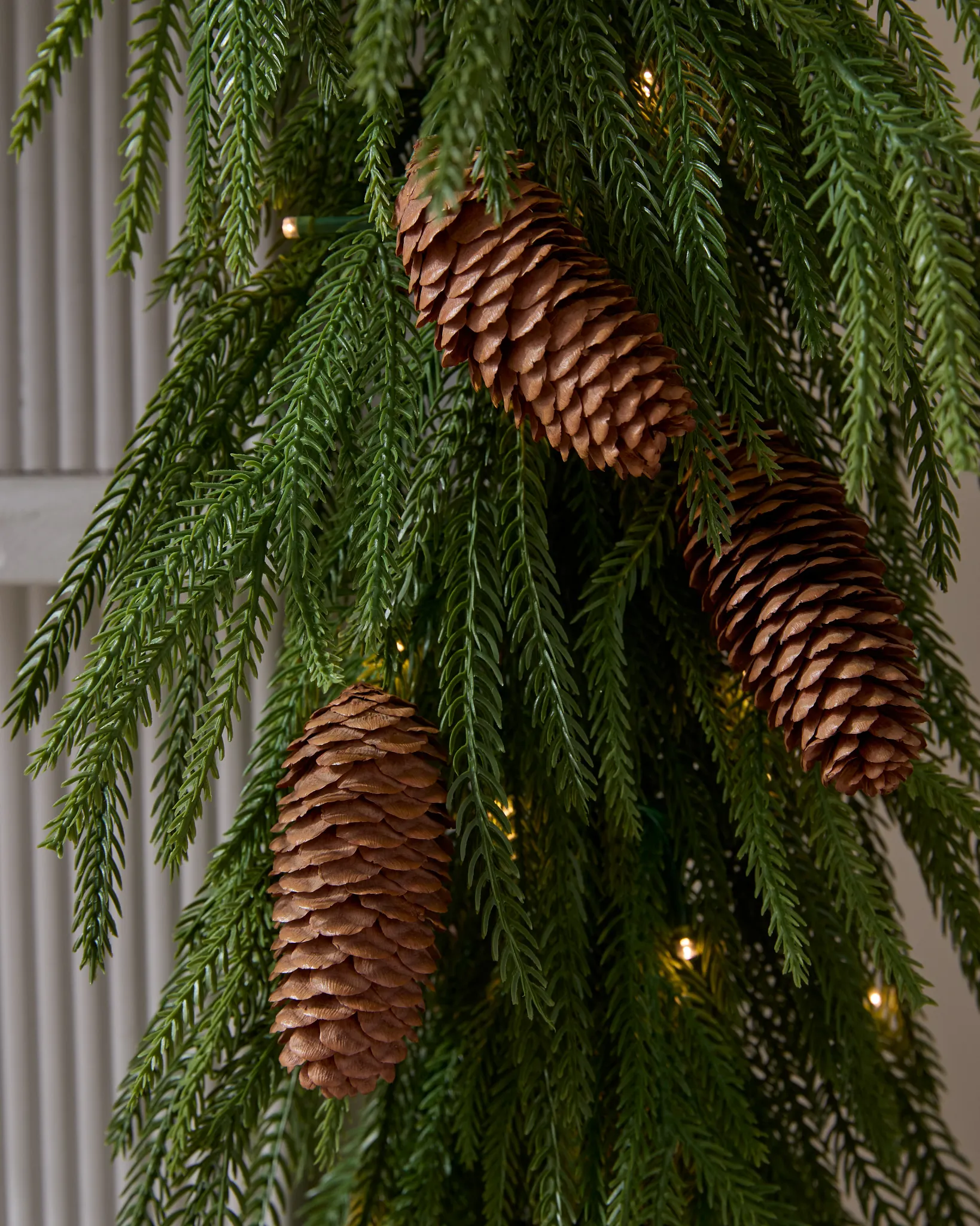 Real-Feel® Pinecone Garland