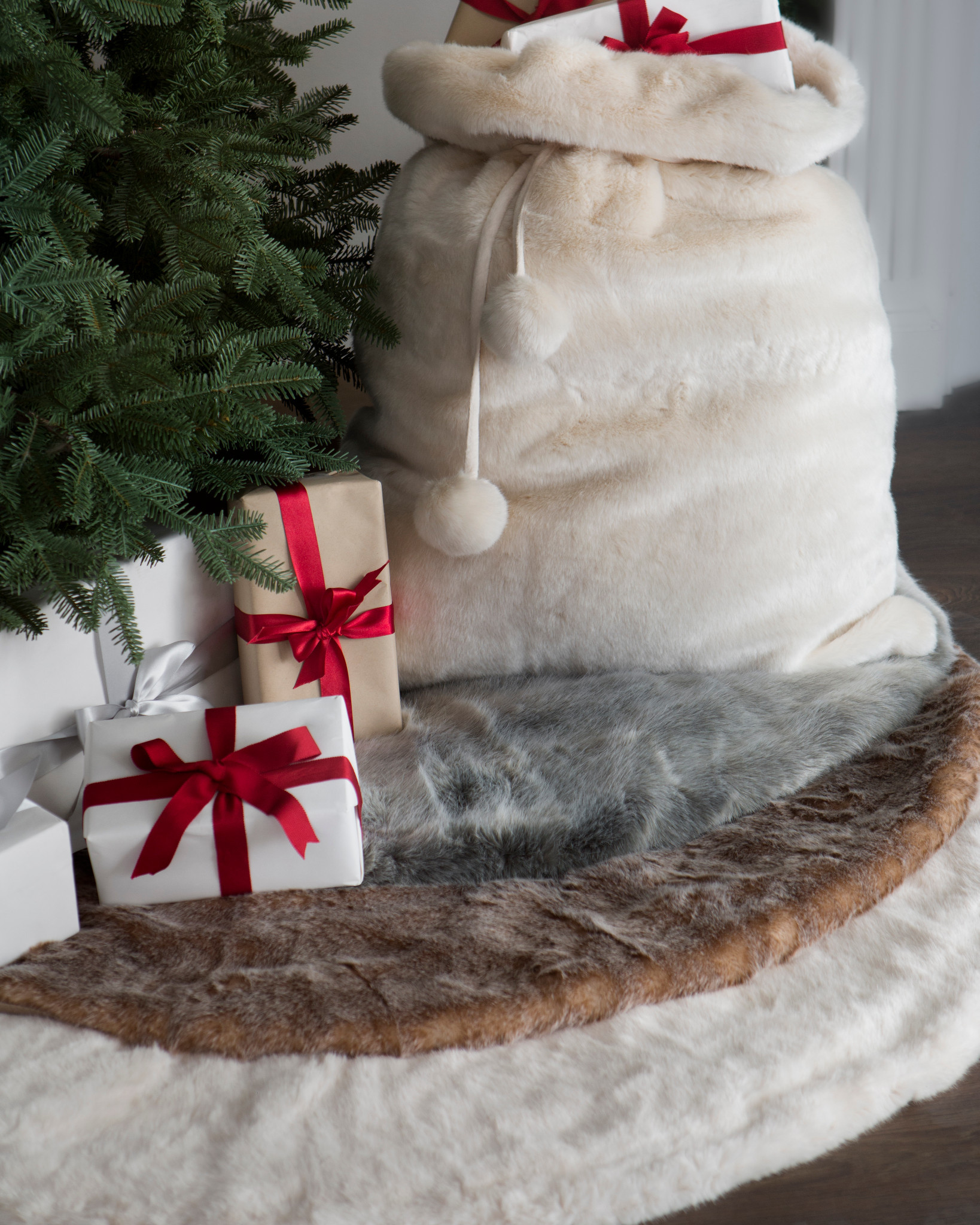 Tree Skirts and Collars