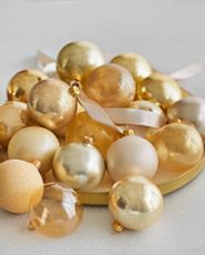 Boules de Noël dorées
