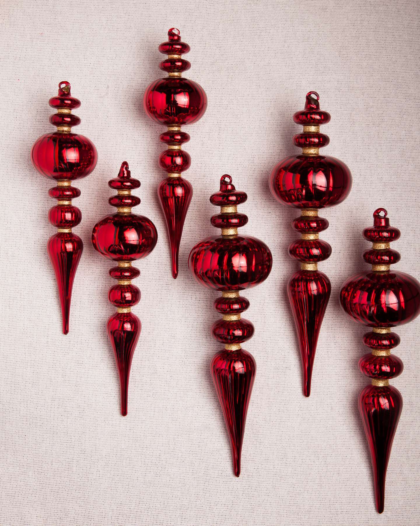 Weihnachtskugel-Set Brilliant Bordeaux in Zapfenform, 6 Stück von Balsam Hill