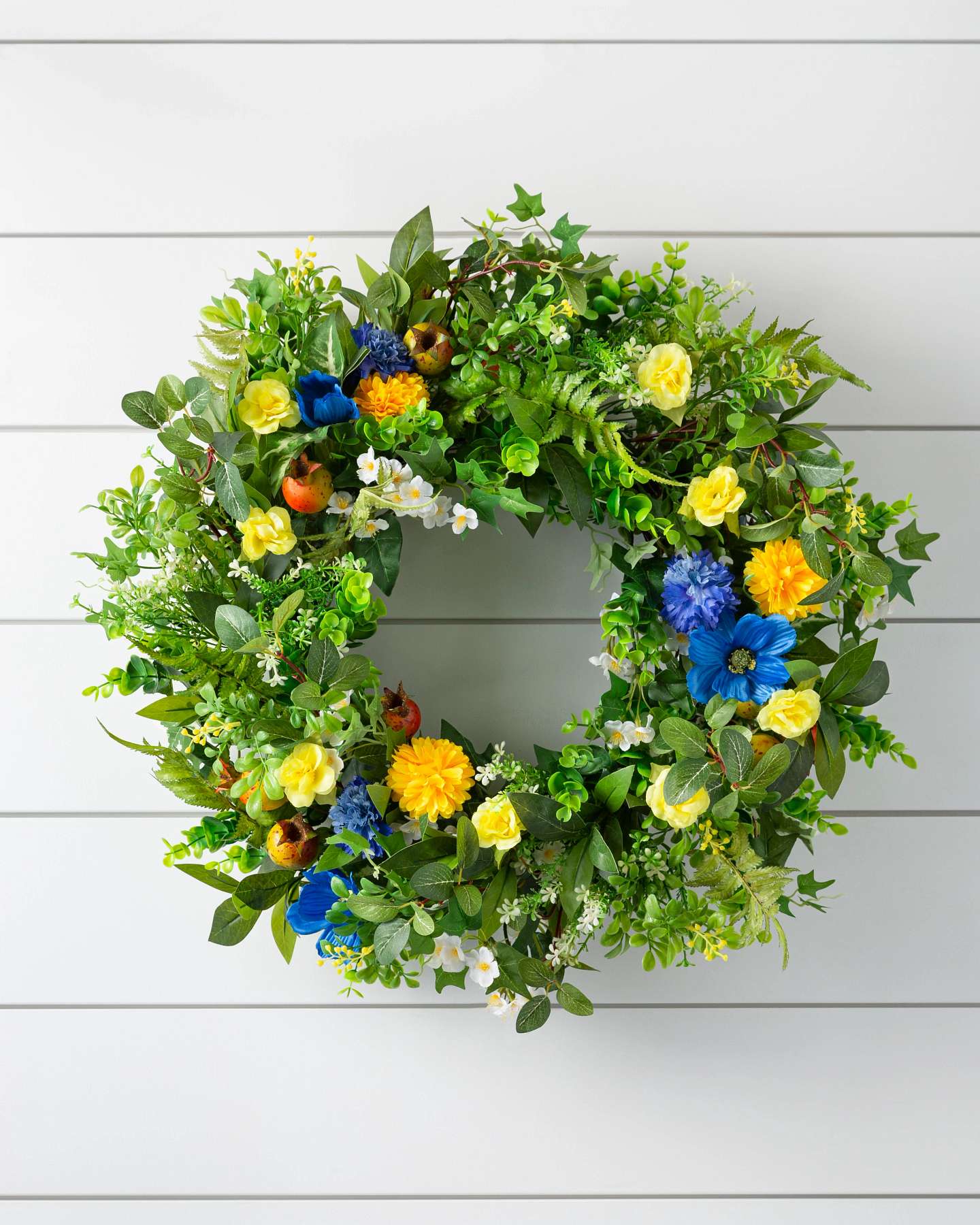 Balsam Hill Outdoor Summer Breeze Wreath 24-Inch Front View
