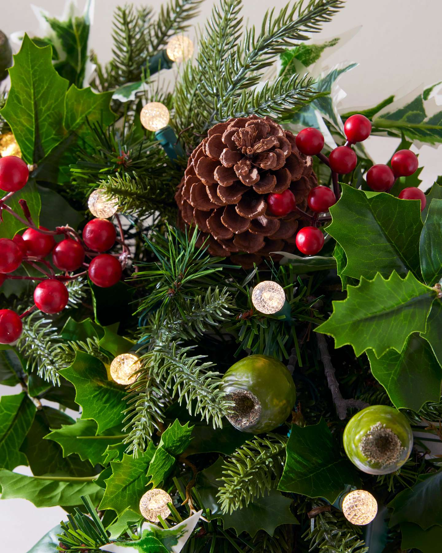 10' Holly Berry Garland