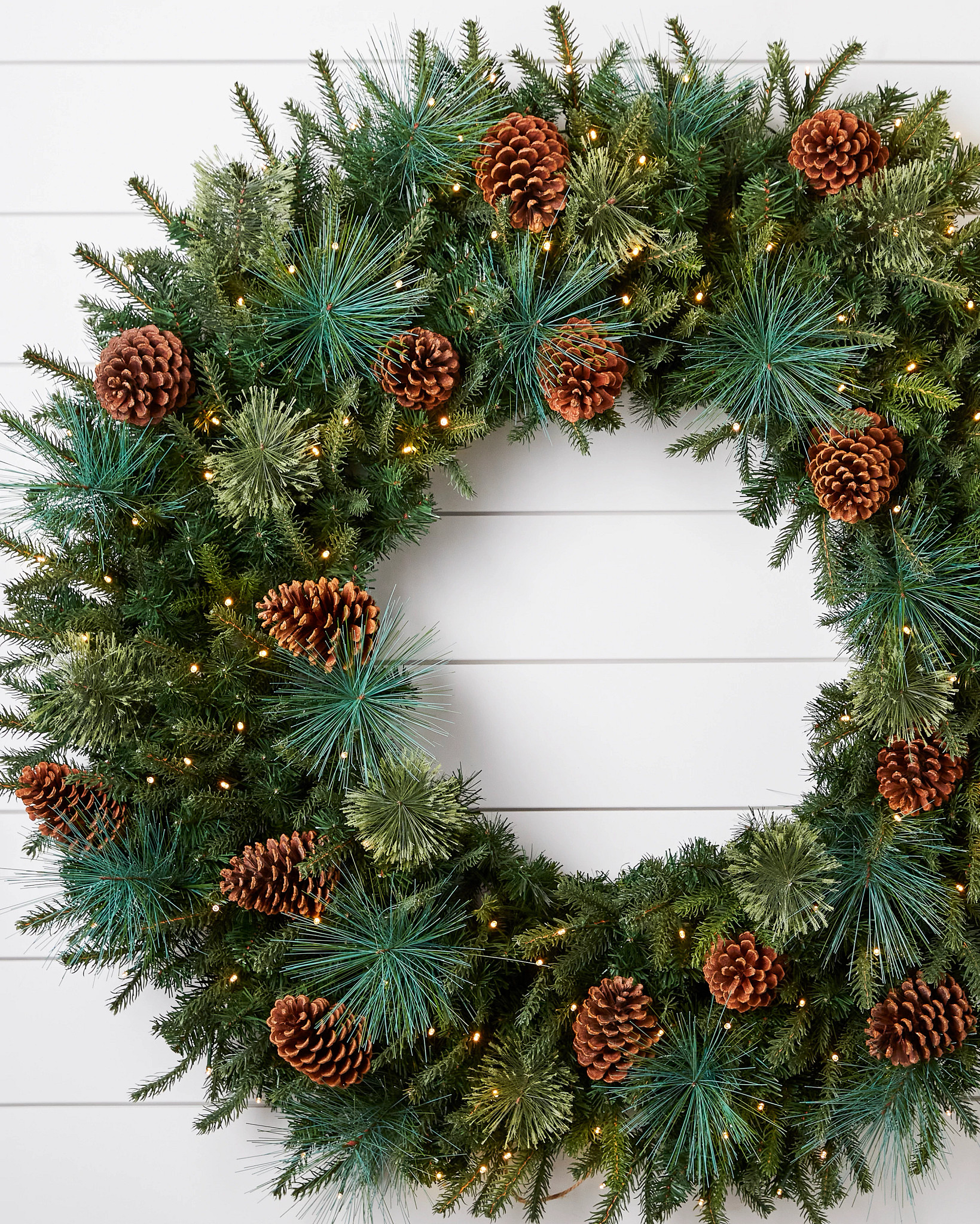 Outdoor Mixed Evergreen Wreath
