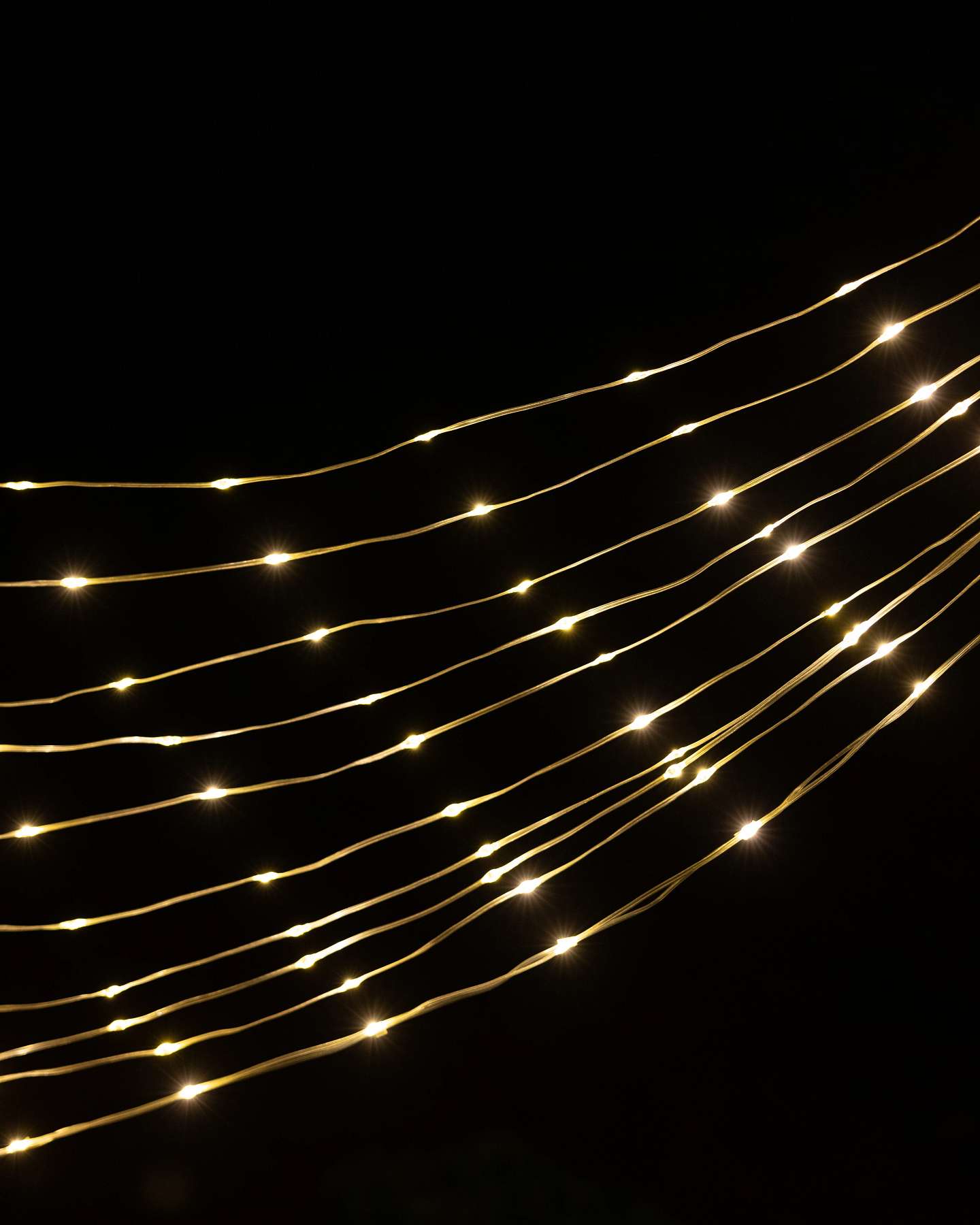 9.5ft Outdoor Lit Shooting Star by Balsam Hill Closeup 20