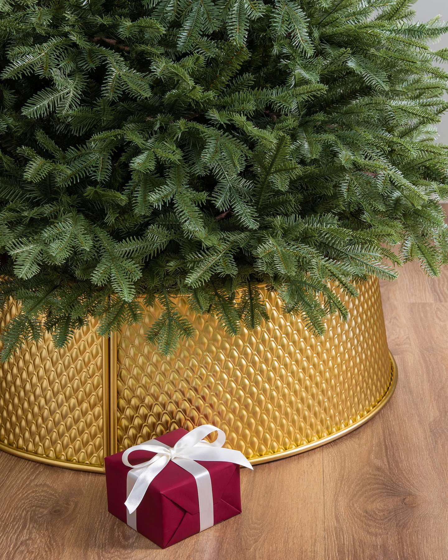 Balsam Hill Gold Merry Metallic Quilted Artificial Christmas Tree Collar Display