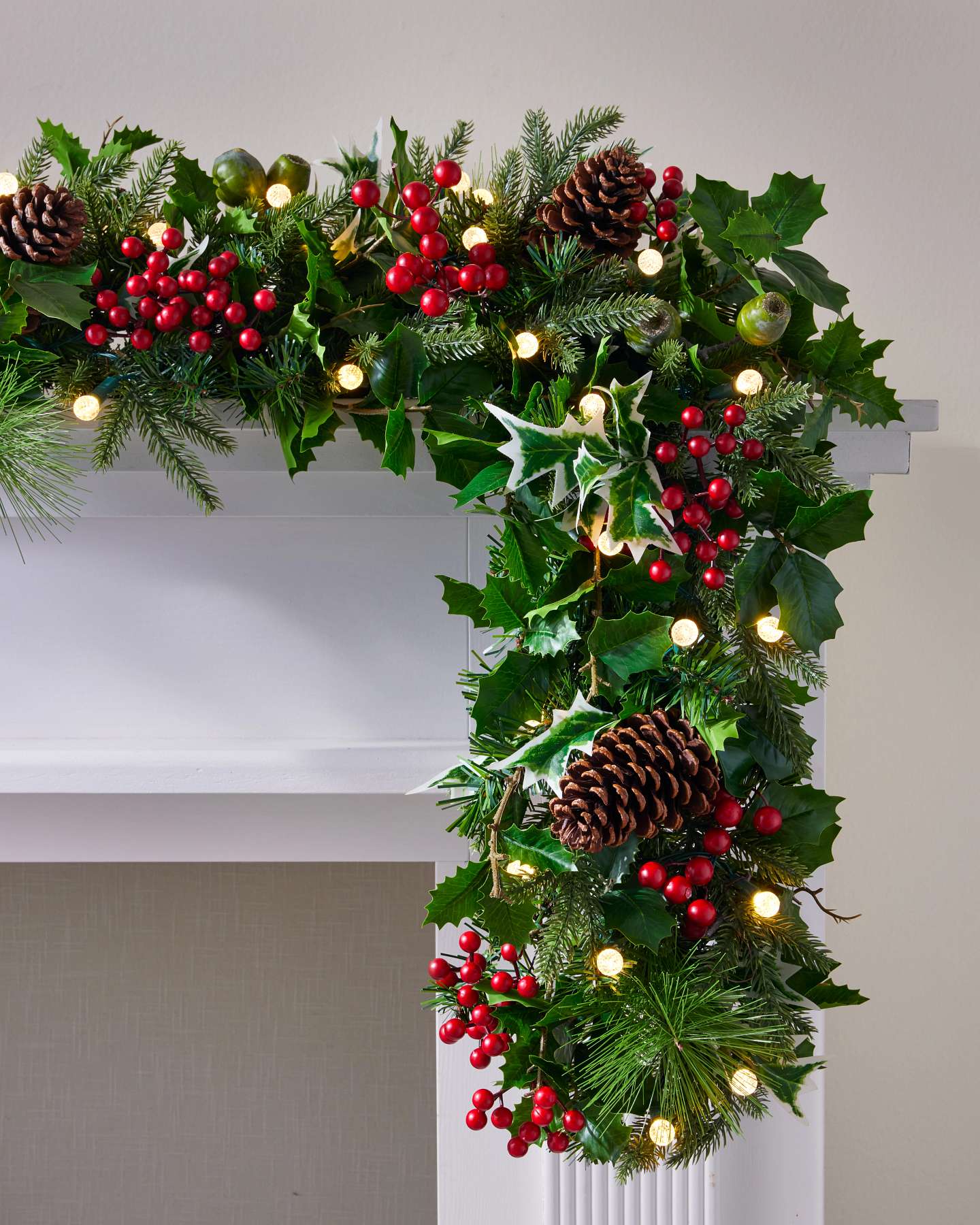 10' Holly Berry Garland