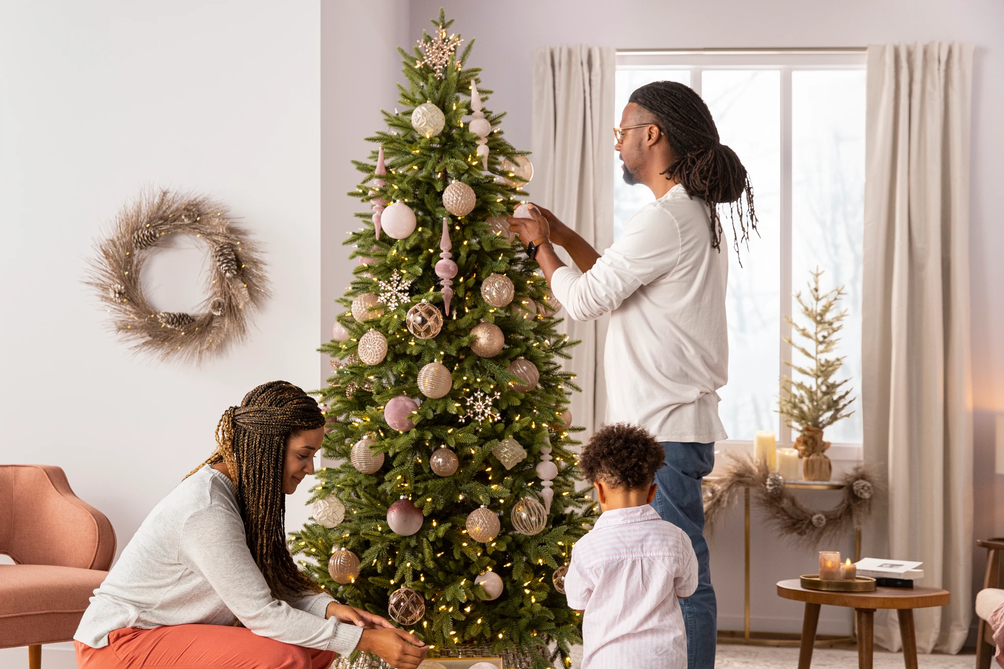 When is the Best Time To Put Up Your Christmas Tree? | Balsam Hill