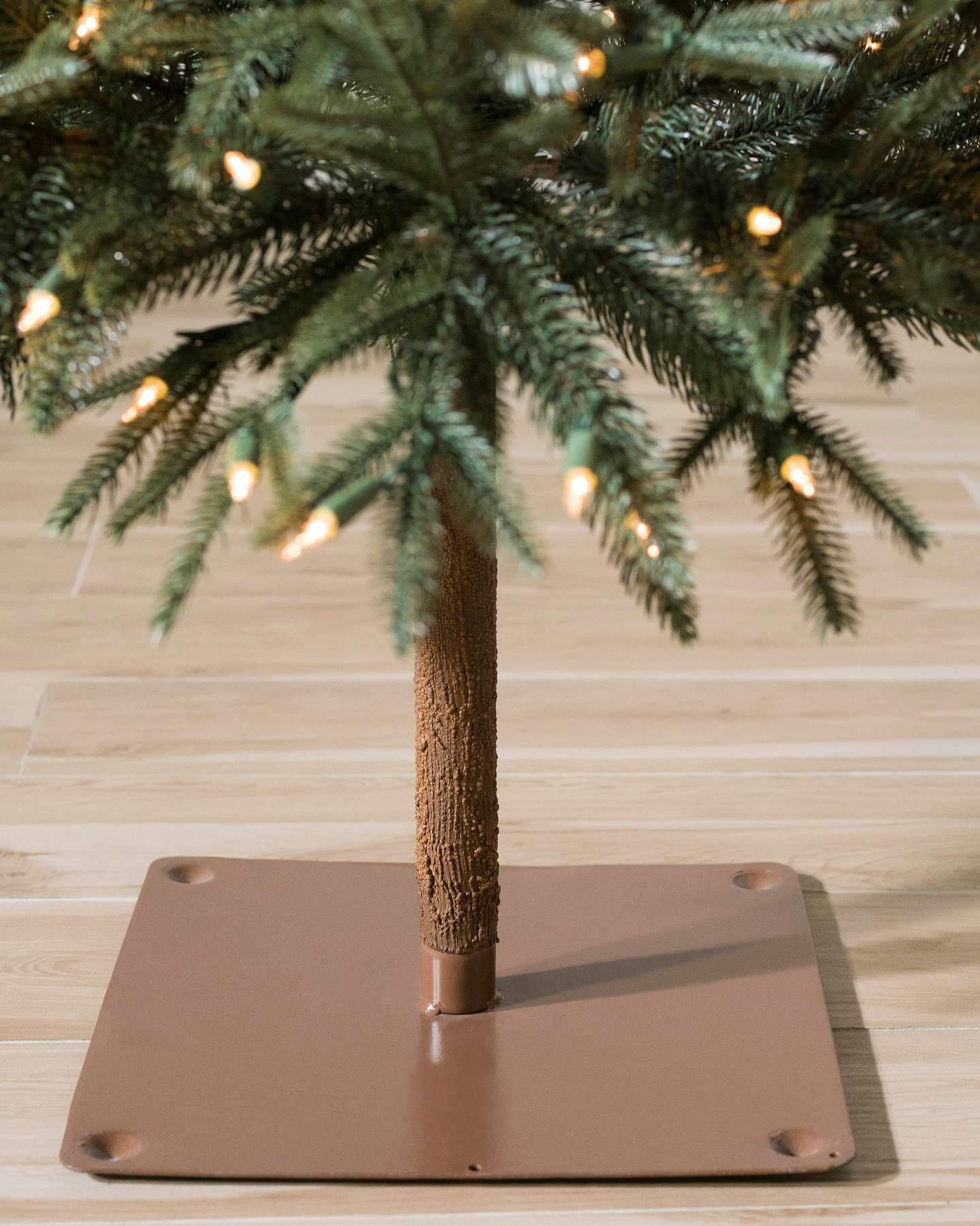 Balsam Hill Revelstoke Fir Artificial Christmas Tree Stand Feature