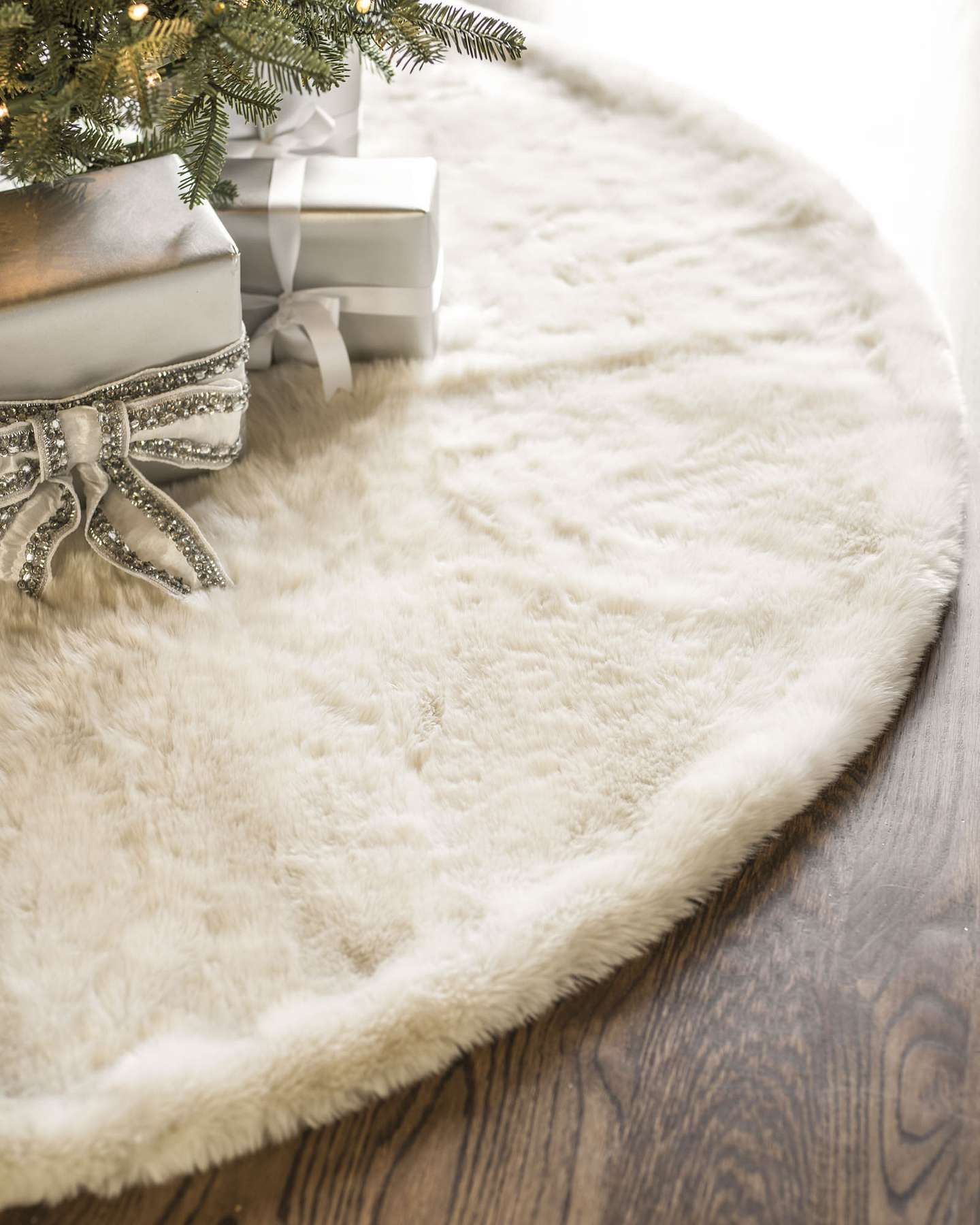 Balsam Hill Ivory Lodge Faux Fur Artificial Christmas Tree Skirt Side View