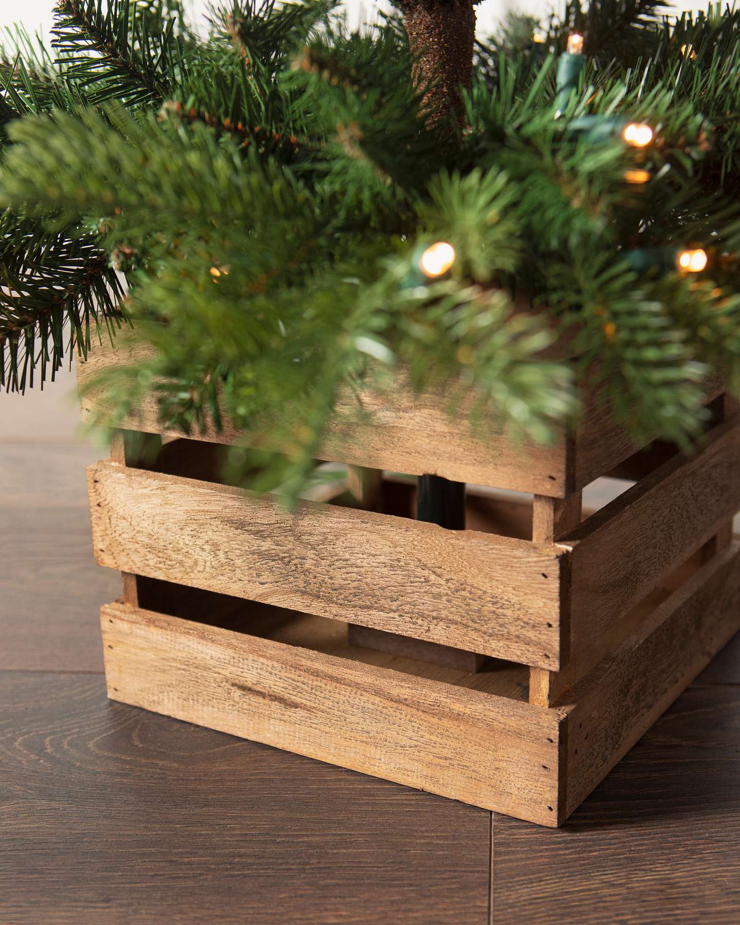 Balsam Hill 4-Foot Country Farm Fir Potted Artificial Christmas Tree Box Stand Special Feature Closeup