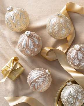 Parisian Palace Jumbo Ornament Set Parisian Palace Jumbo Ornament Set