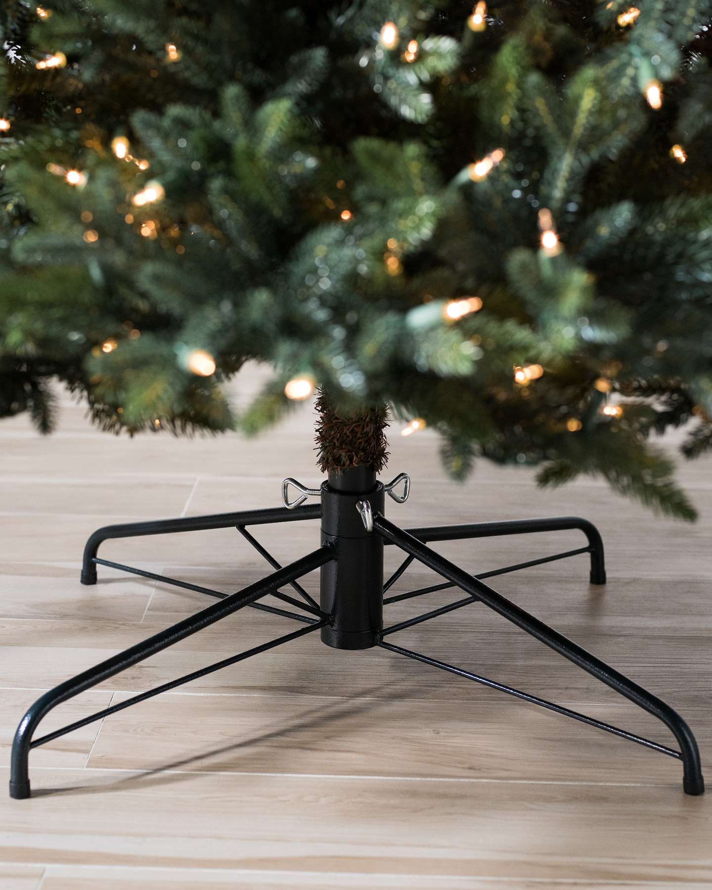 Balsam Hill Colorado Mountain Spruce Artificial Christmas Tree Stand Special Feature