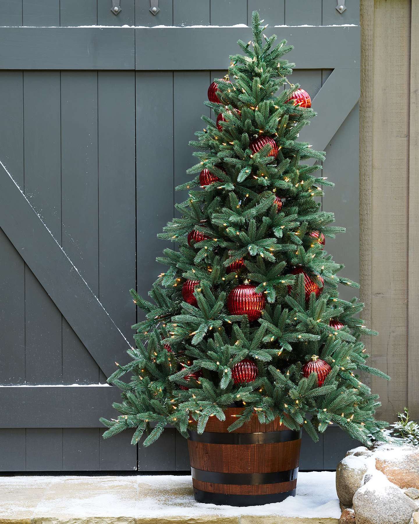 Balsam Hill Oakville Outdoor Artificial Christmas Tree Home Decor Showcase