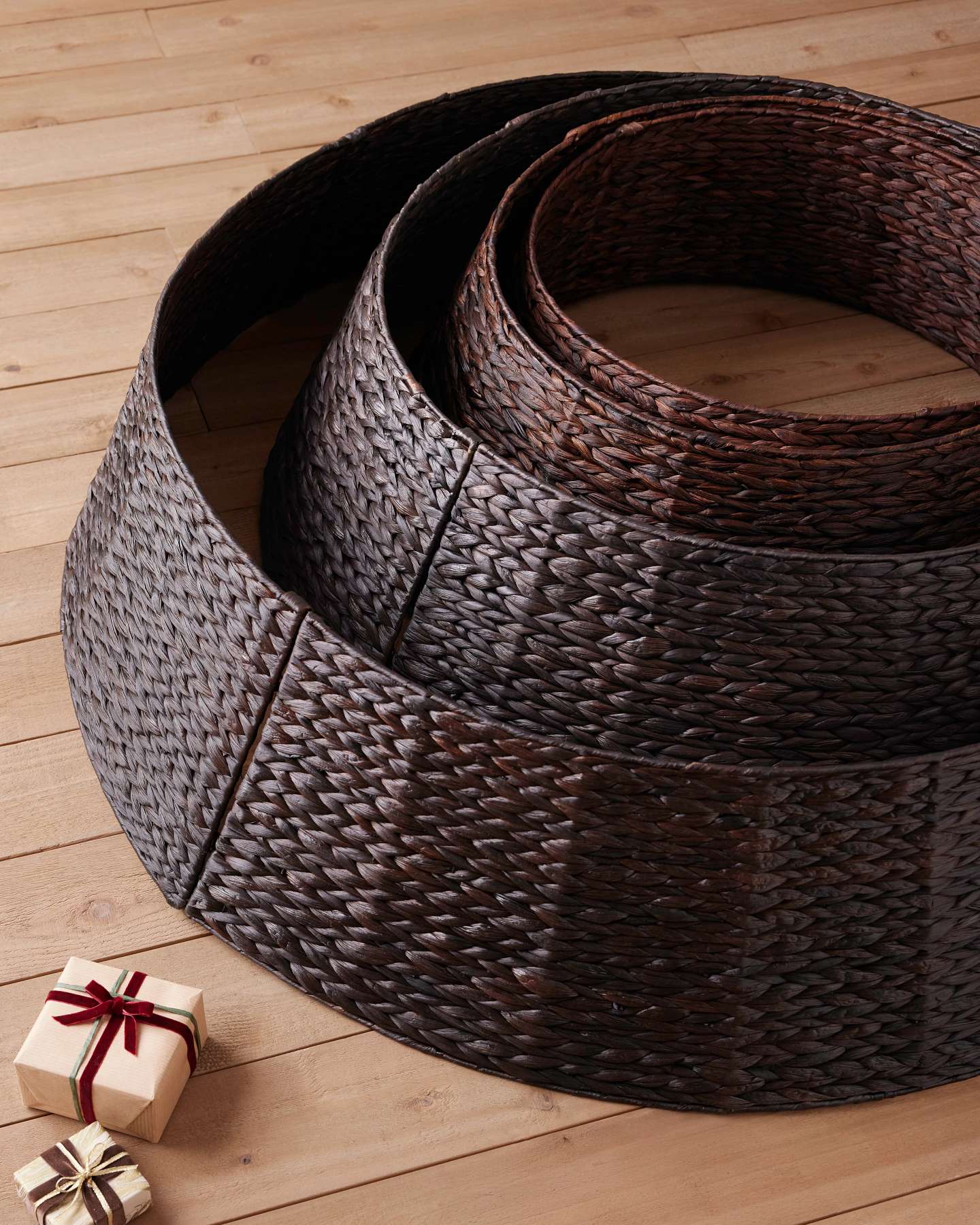 Chestnut Woven Tree Collar