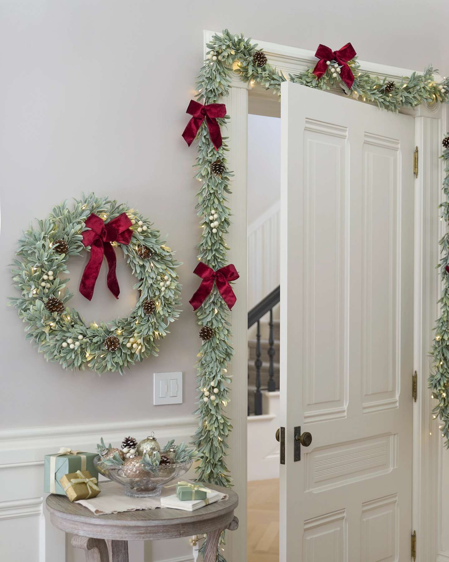 Winterberry Mistletoe Garland