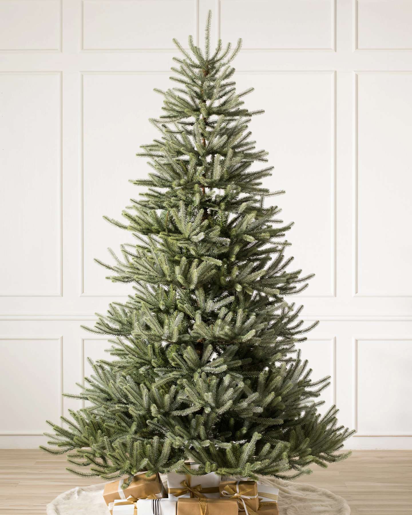 Balsam Hill Sanibel Spruce Unlit Artificial Christmas Tree Showcase