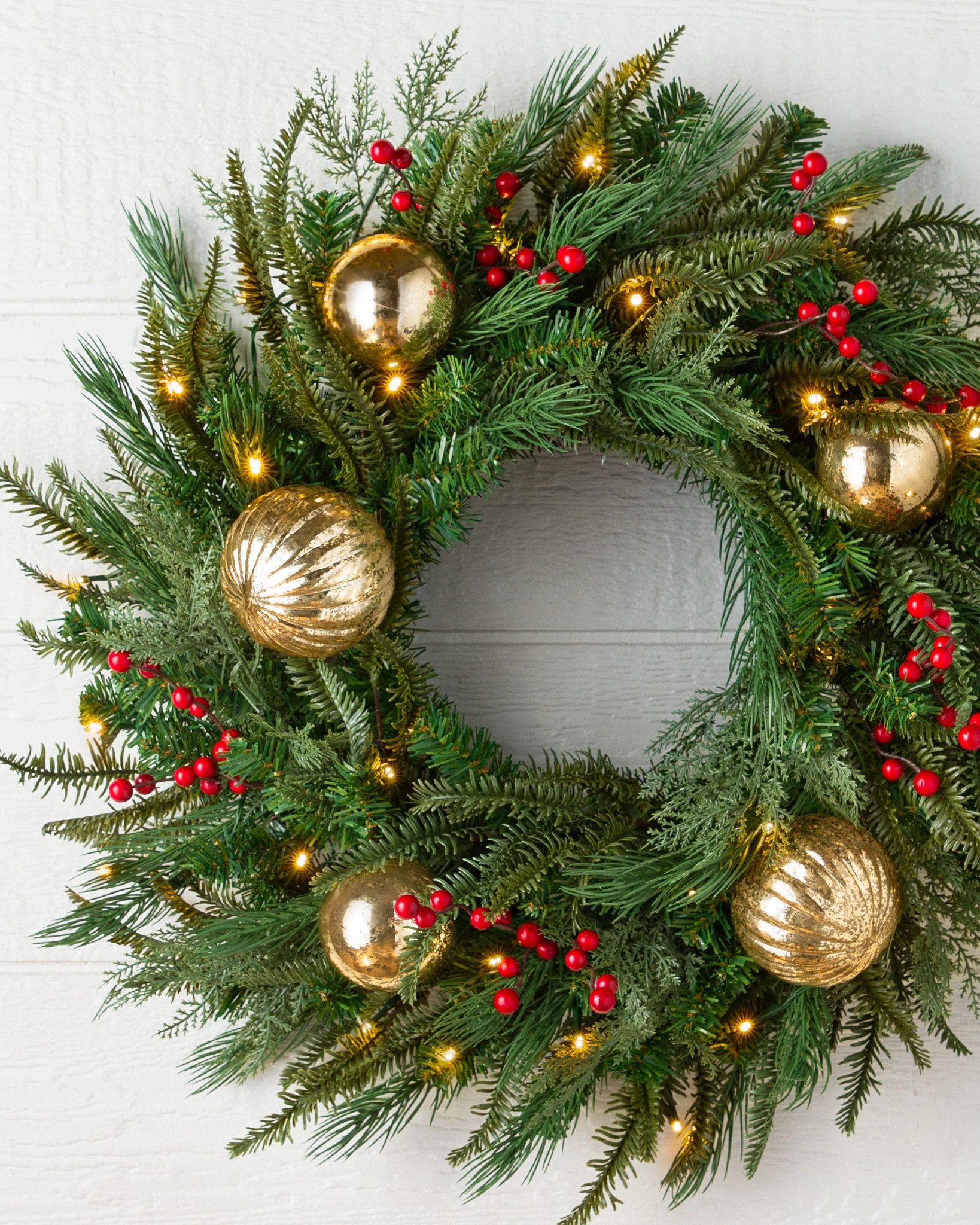 Outdoor Pine Peak Holiday Wreath