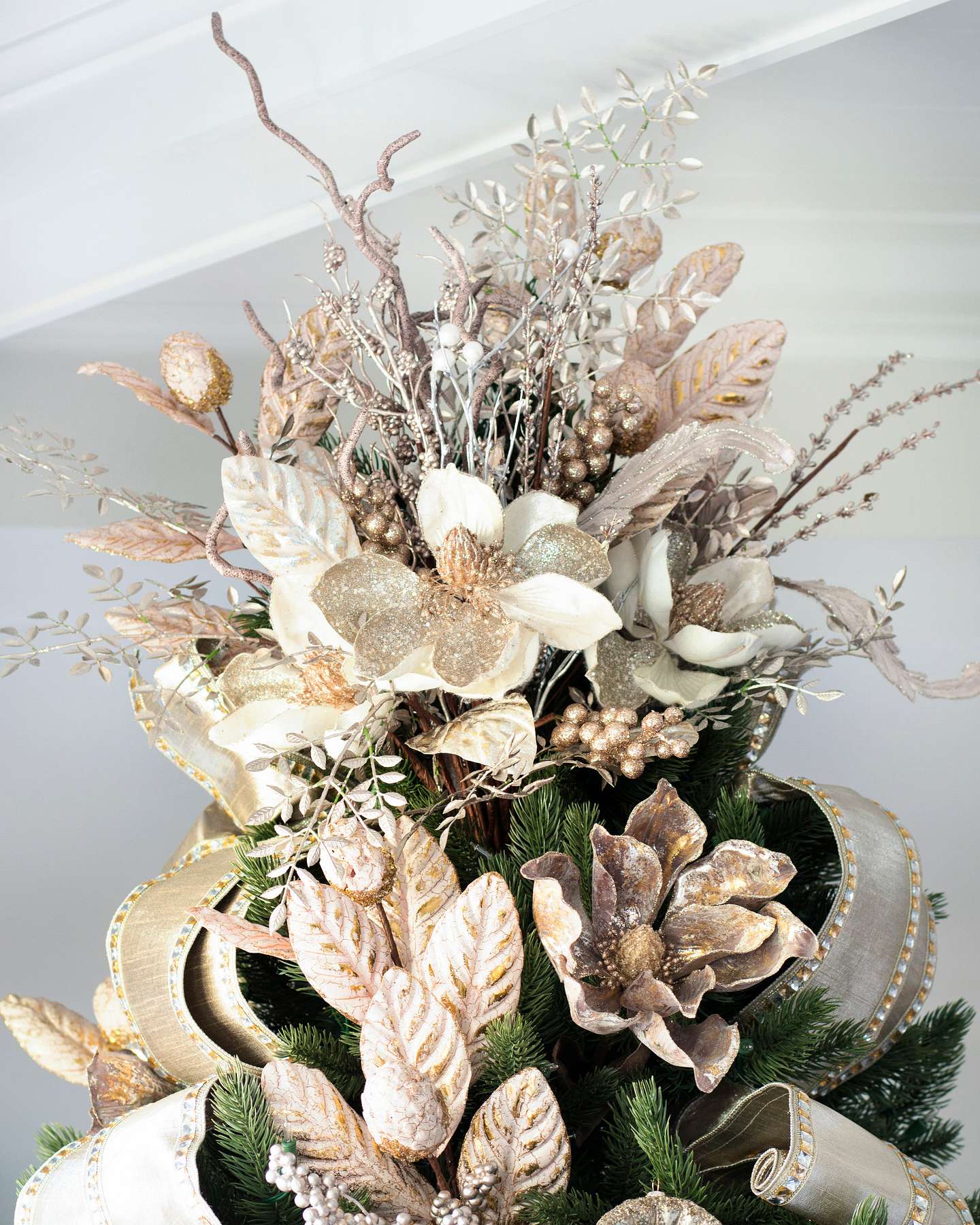 Balsam Hill Christmas Bouquet Tree Topper Golden Christmas Accent