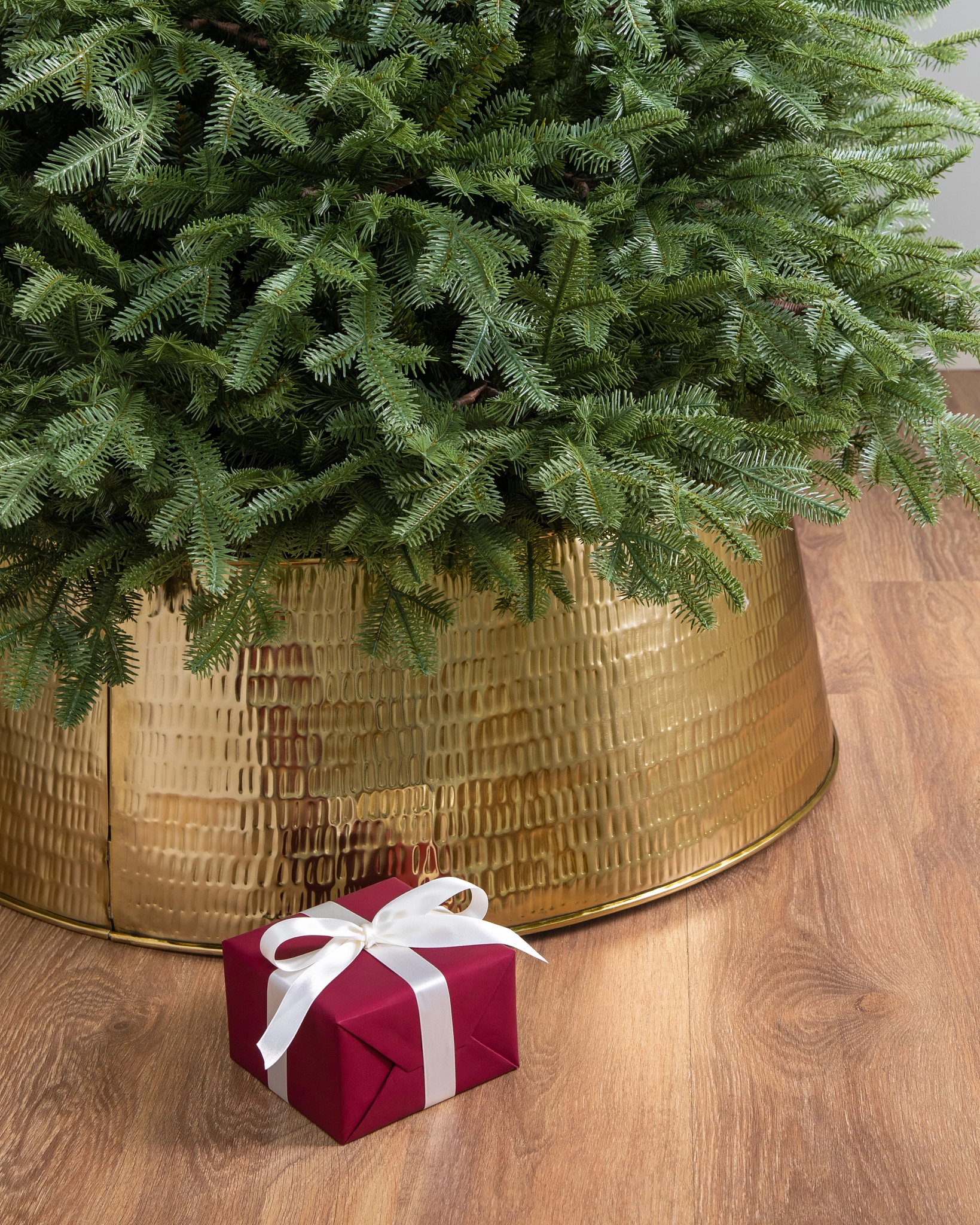 Textured Metal Christmas Tree Collar | Balsam Hill