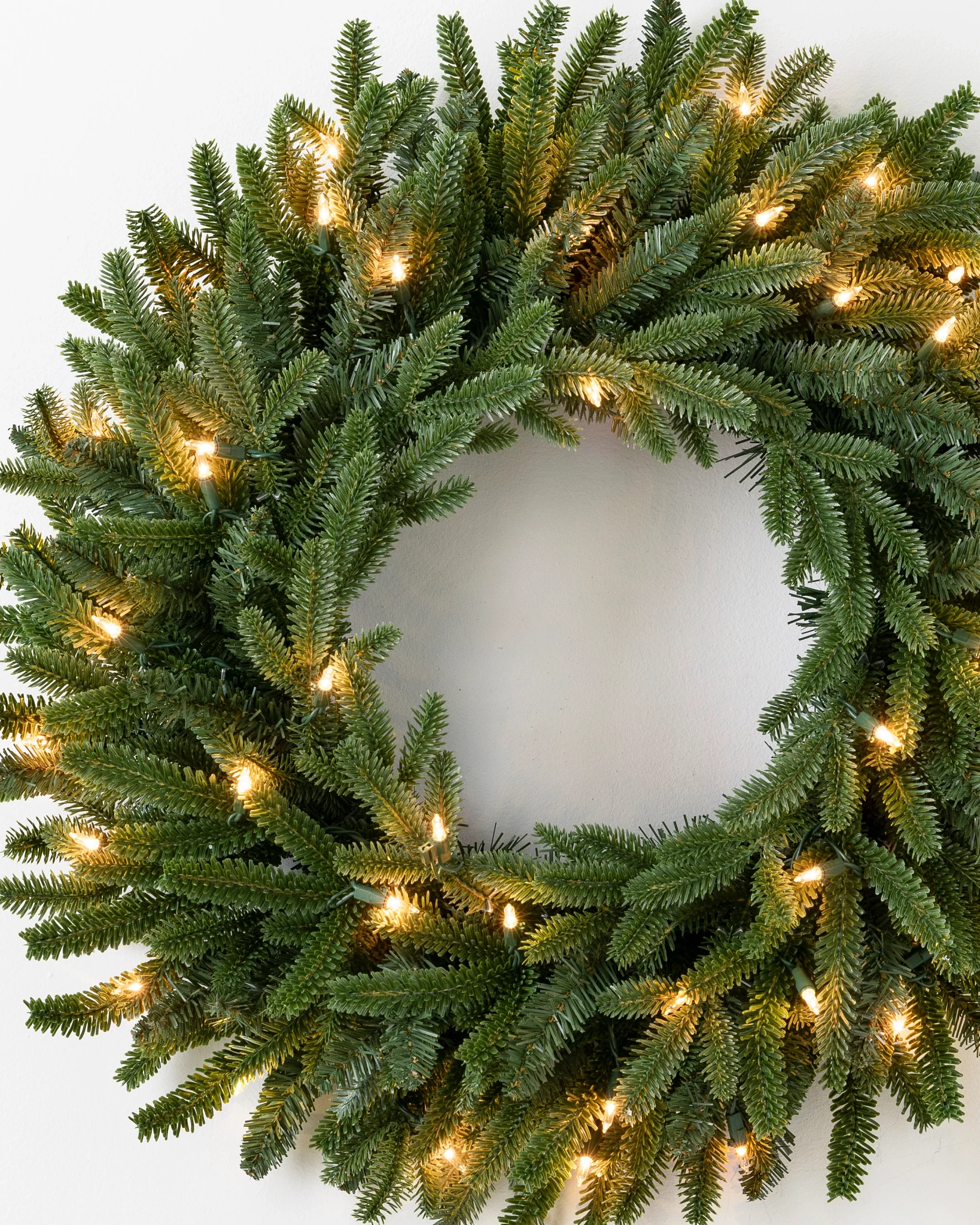 BH Fraser Fir Wreath 26in LED Clear by Balsam Hill SSCR