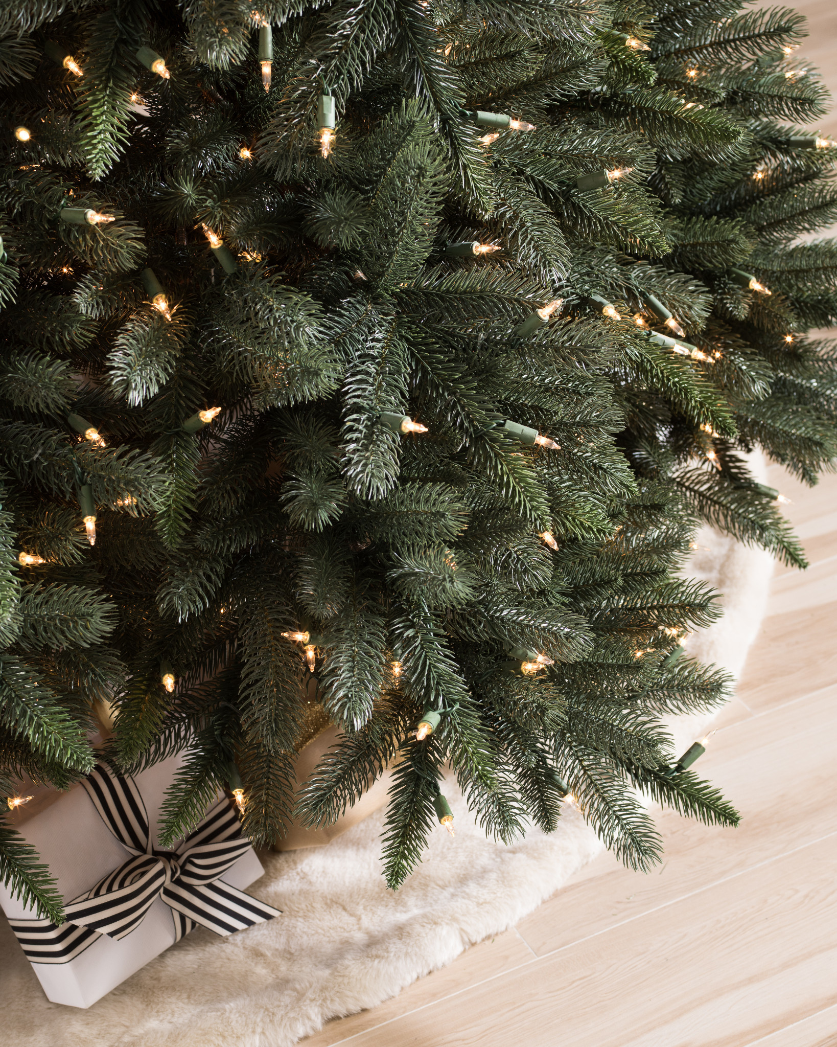 Aspen Estate Fir Flip Artificial Christmas Trees™ | Balsam Hill