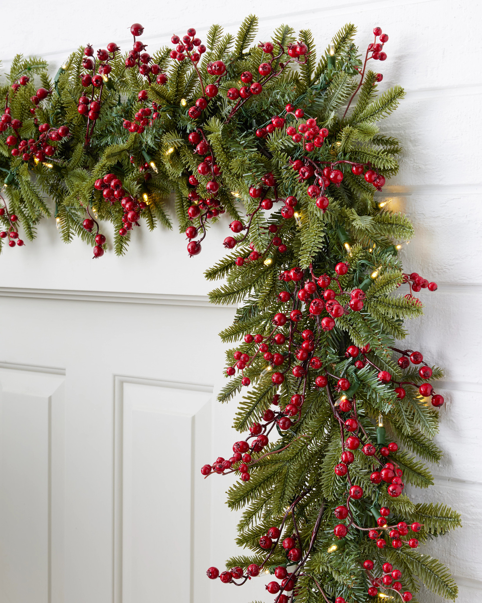 Red Berry BH Fraser Fir Garland