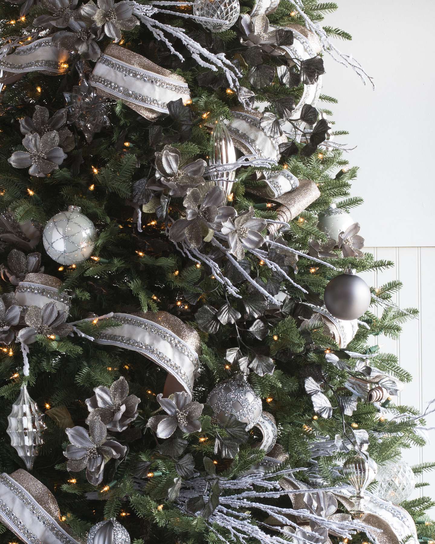 Balsam Hill Crystal Palace Glass Bauble Set Sophisticated Christmas Shine