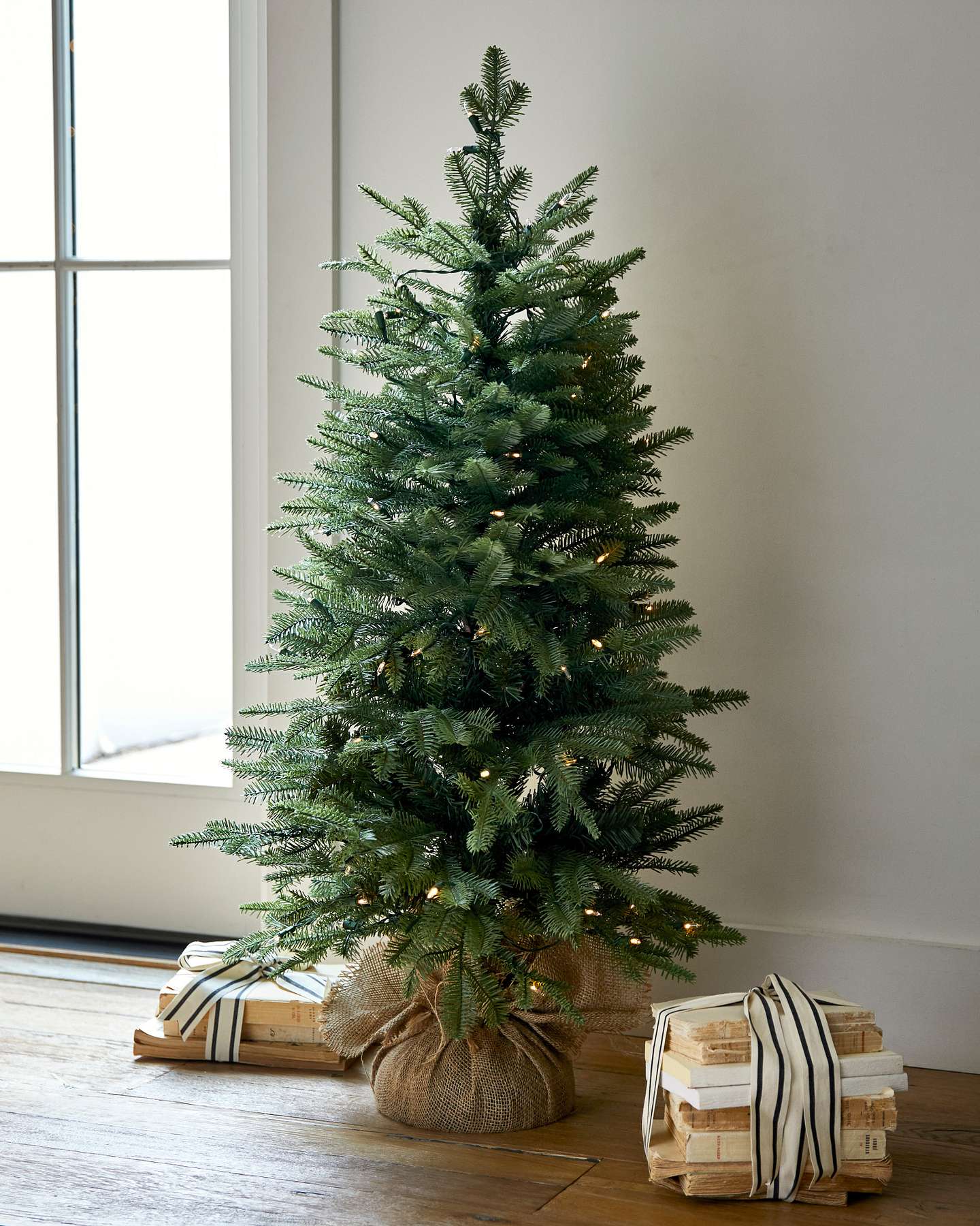Balsam Hill Balsam Fir Tabletop Artificial Christmas Tree with Burlap Base Room Display