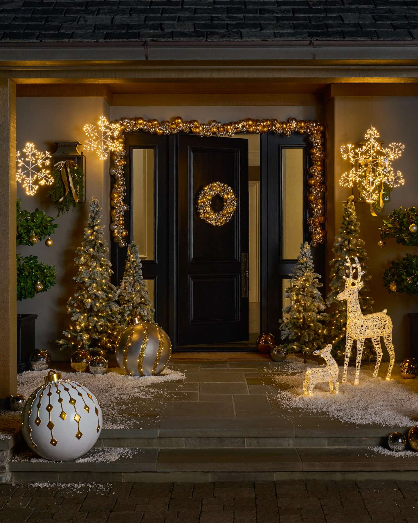 Balsam Hill Lit Winter Flurry Snowflake Lifestyle Display