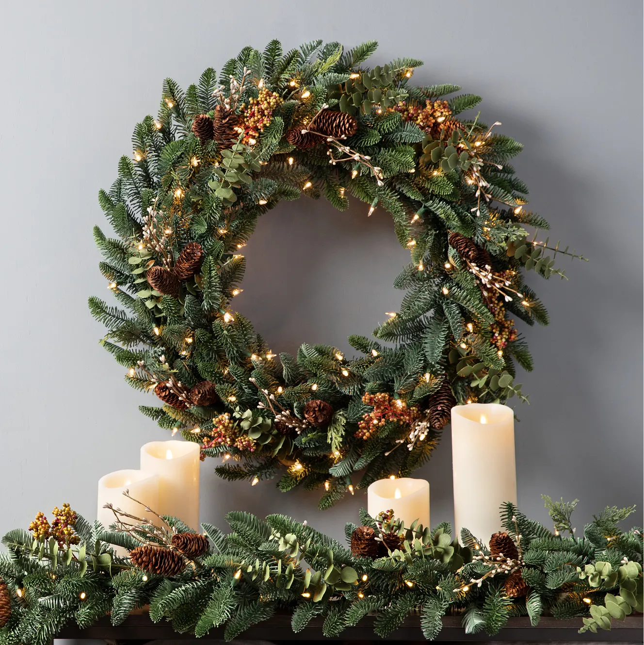 Découvrez nos couronnes et décorations végétales