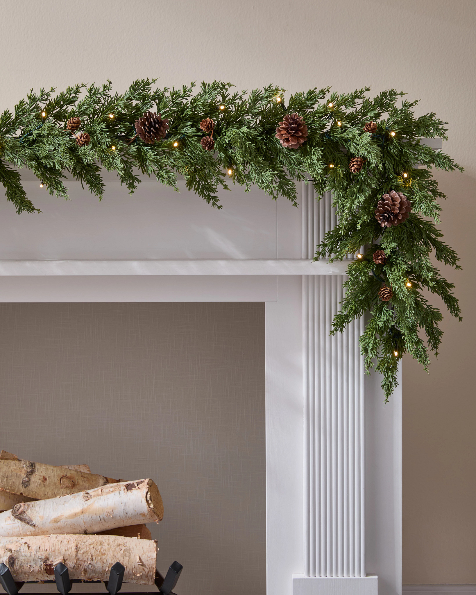 Festone Splendore di pigne e cipressi Real-Feel®