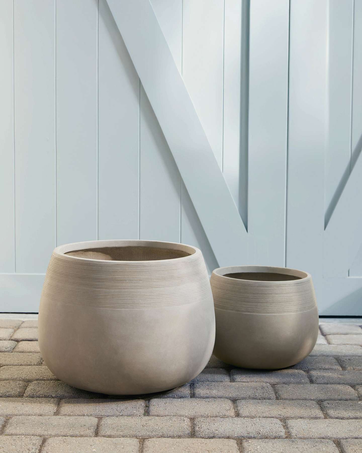 Balsam Hill Beige Outdoor Corinthian Planter Lifestyle Display
