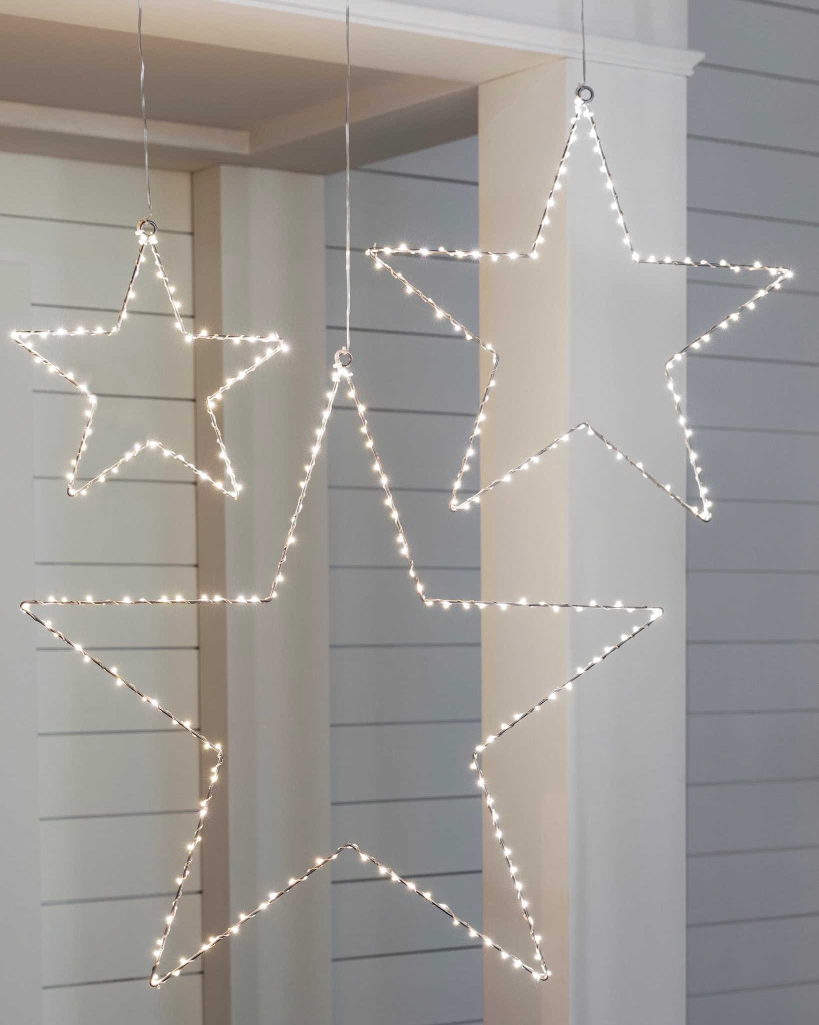 Outdoor Classic LED Stars | Balsam Hill