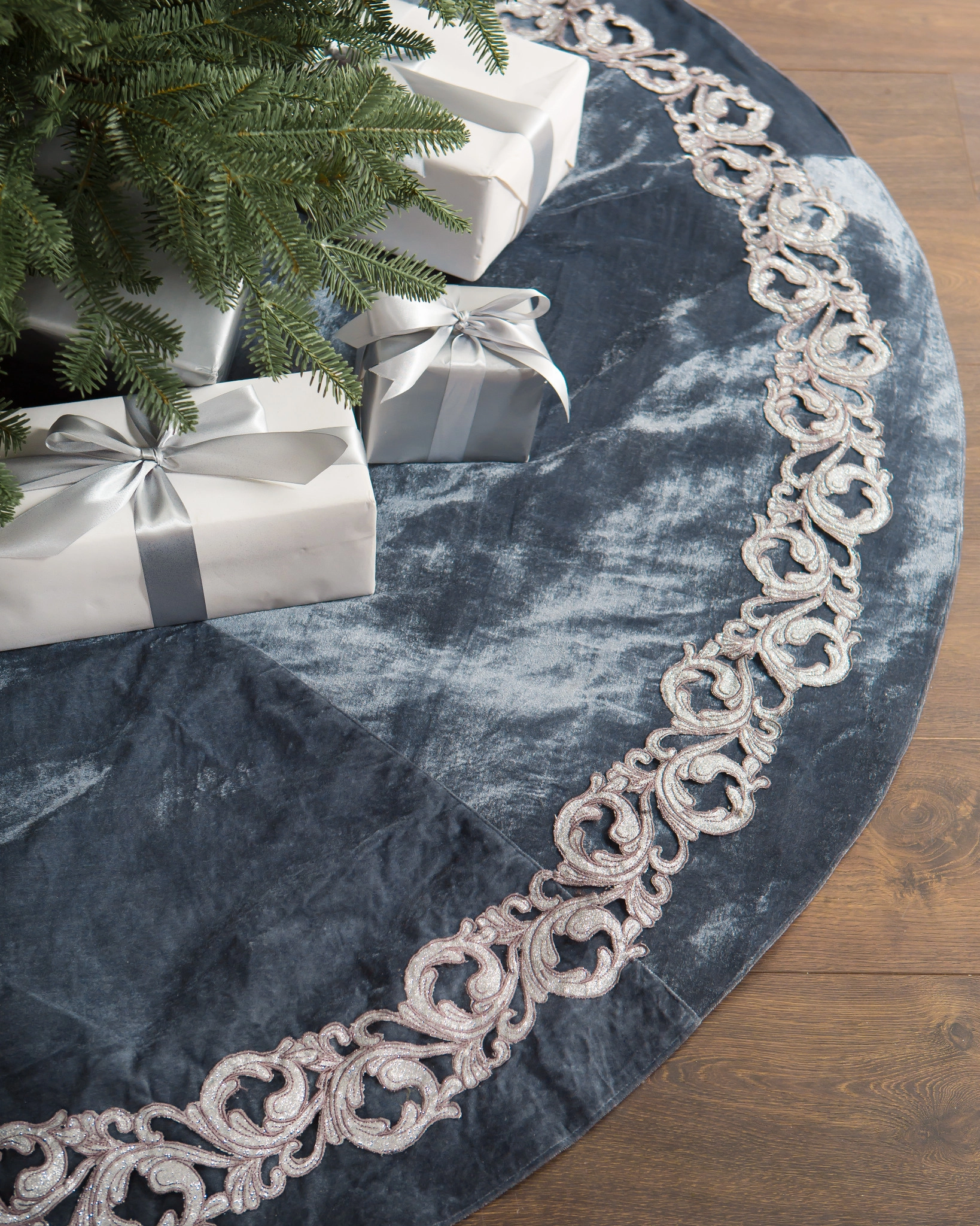 Velvet sales tree skirt