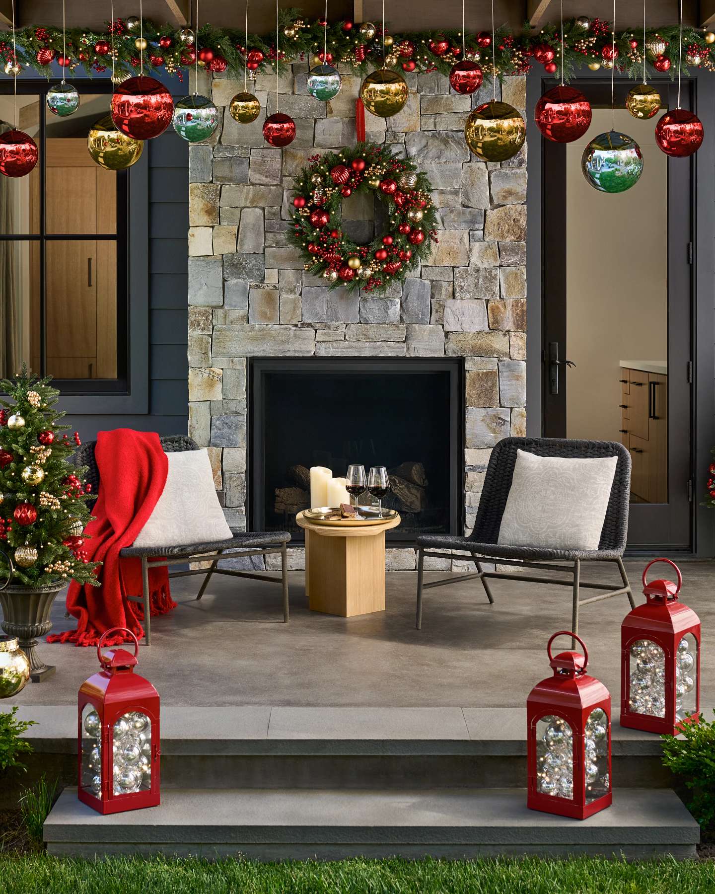 Balsam Hill Outdoor Christmas Charm Artificial Christmas Foliage Lifestyle