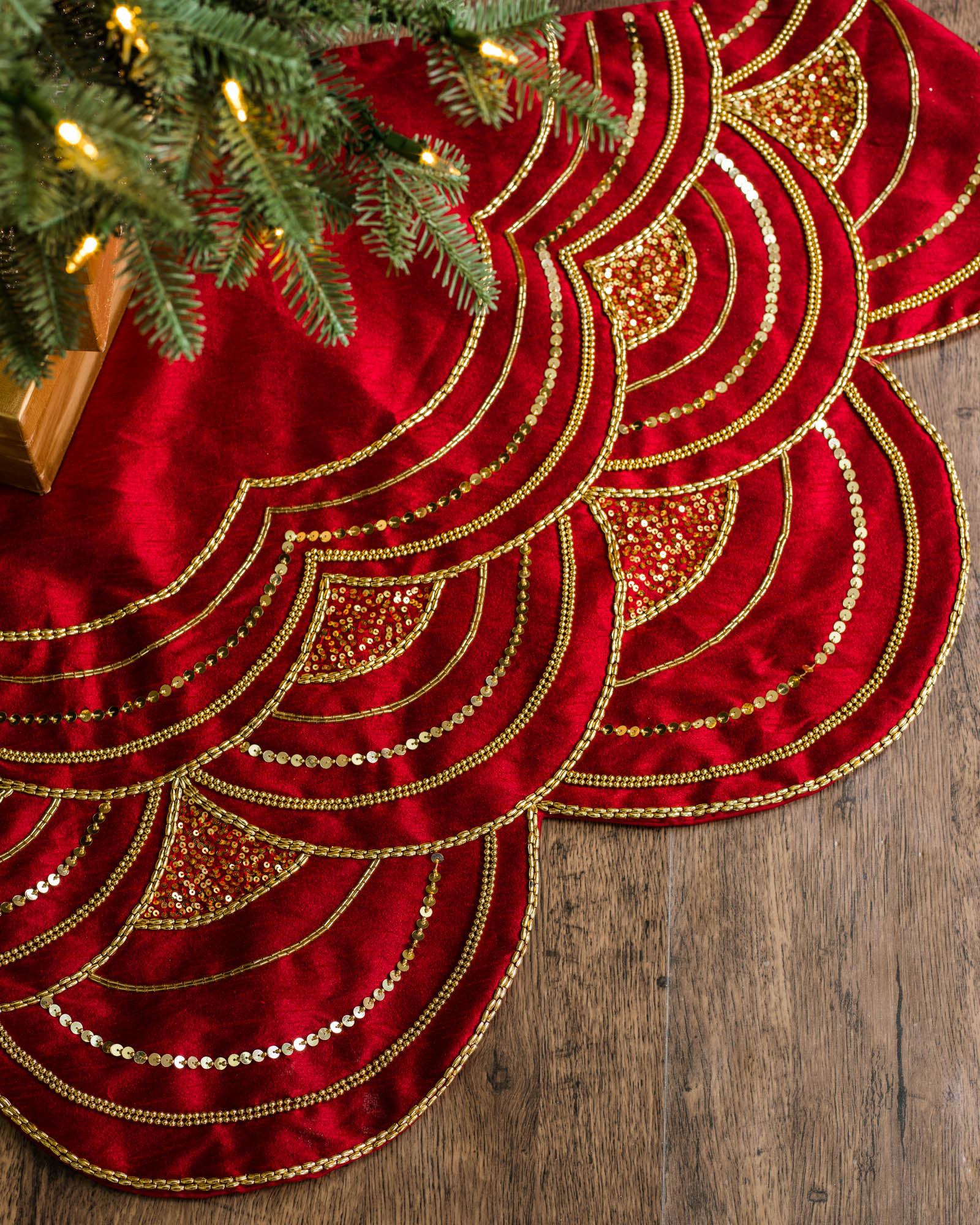 Cranberry Elizabeth Beaded Tree Skirt