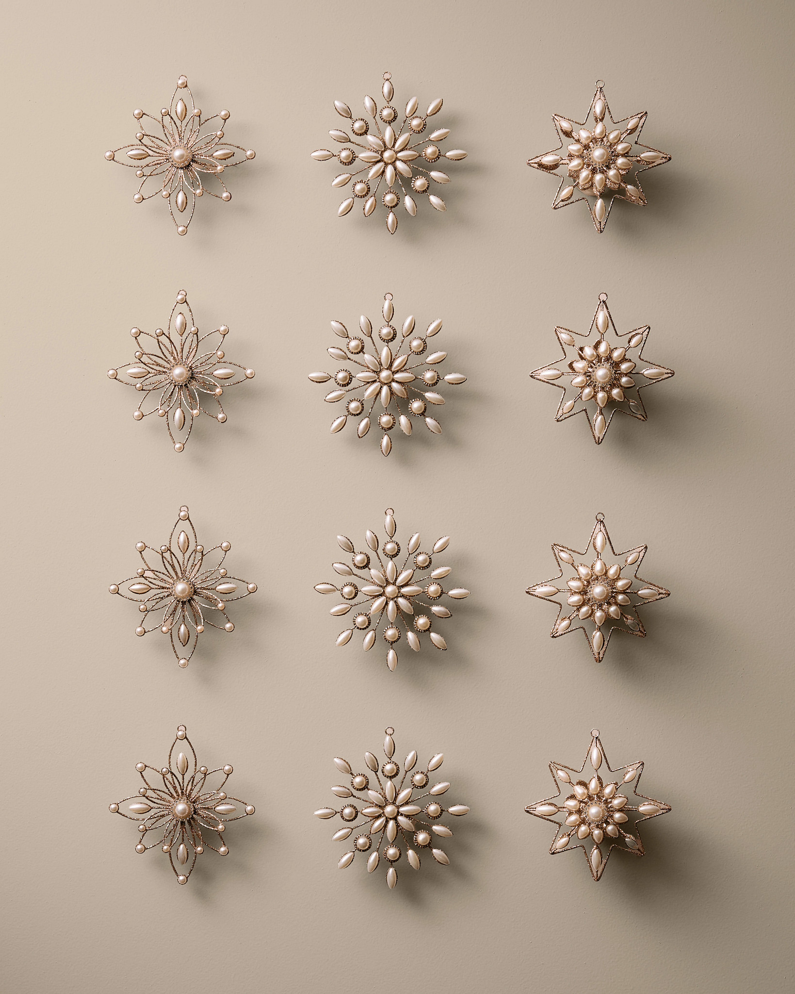 Pearl-Studded Star Shatter-Resistant Ornaments