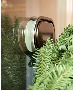 Magnetic wreath hanger discount for glass door