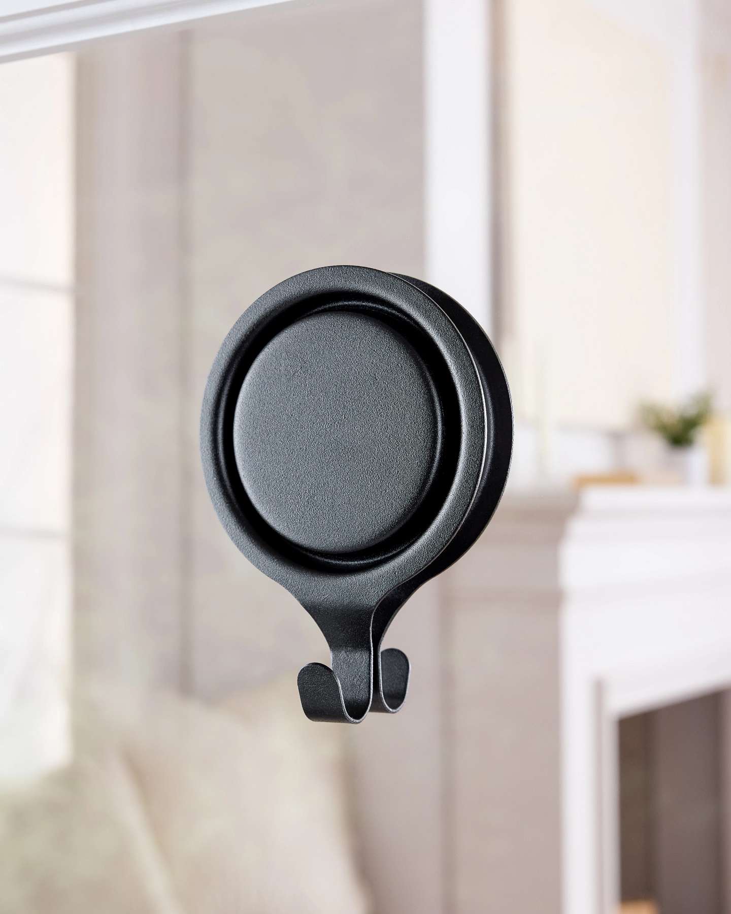 Matte Black Magnetic Wreath Hangers, Set of 2