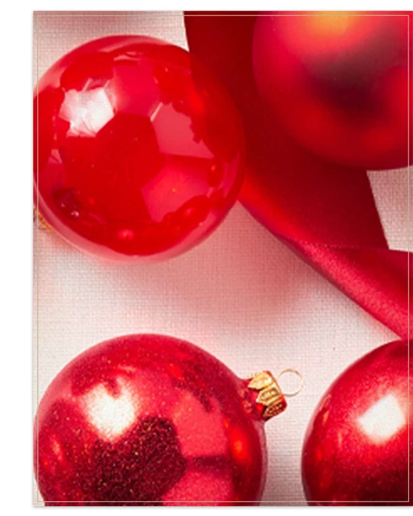 Balsam Hill Essentials Christmas Ornament Set for a Harmonious Christmas Tree Display
