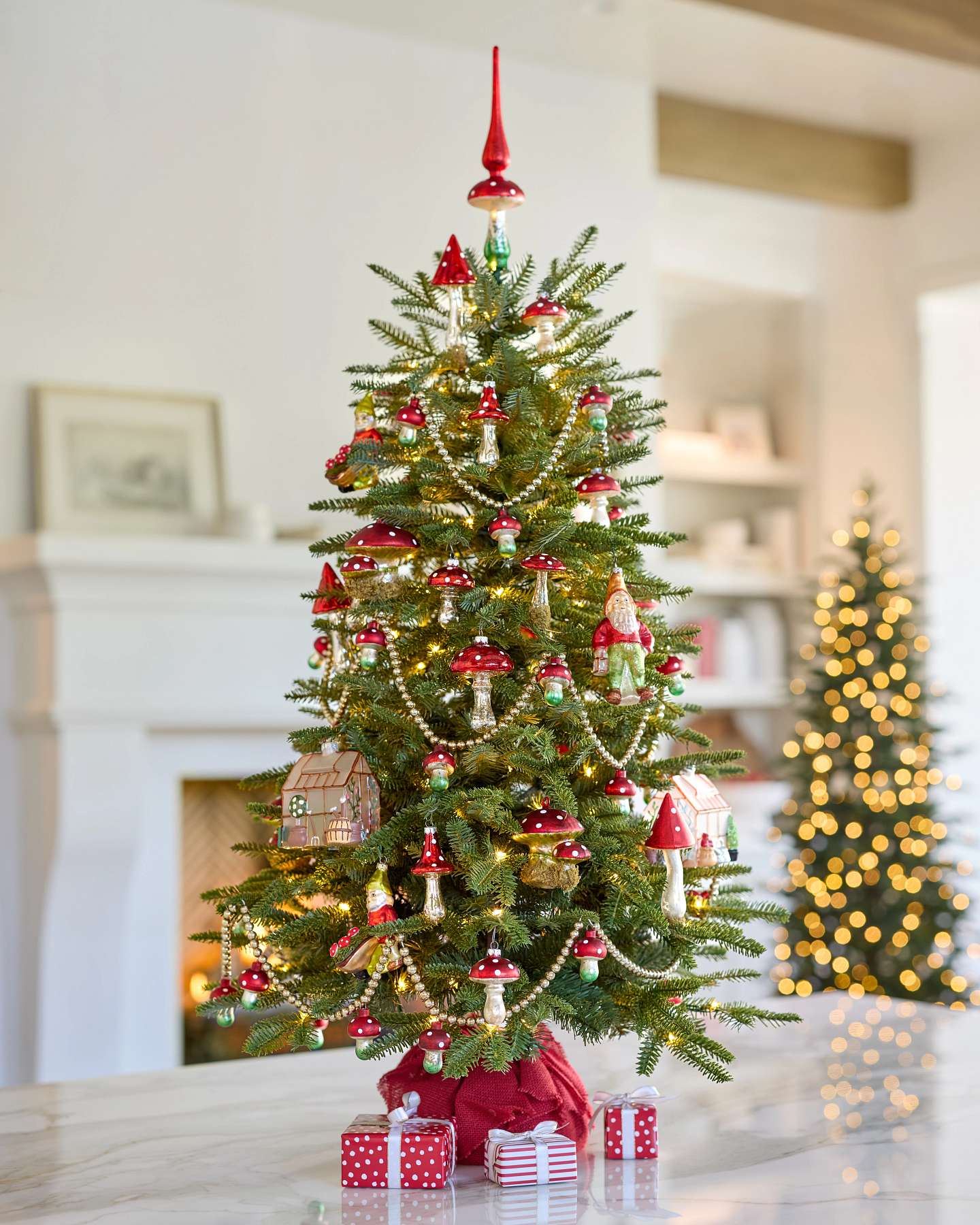Red Woodland Mushrooms Tree Garland Set
