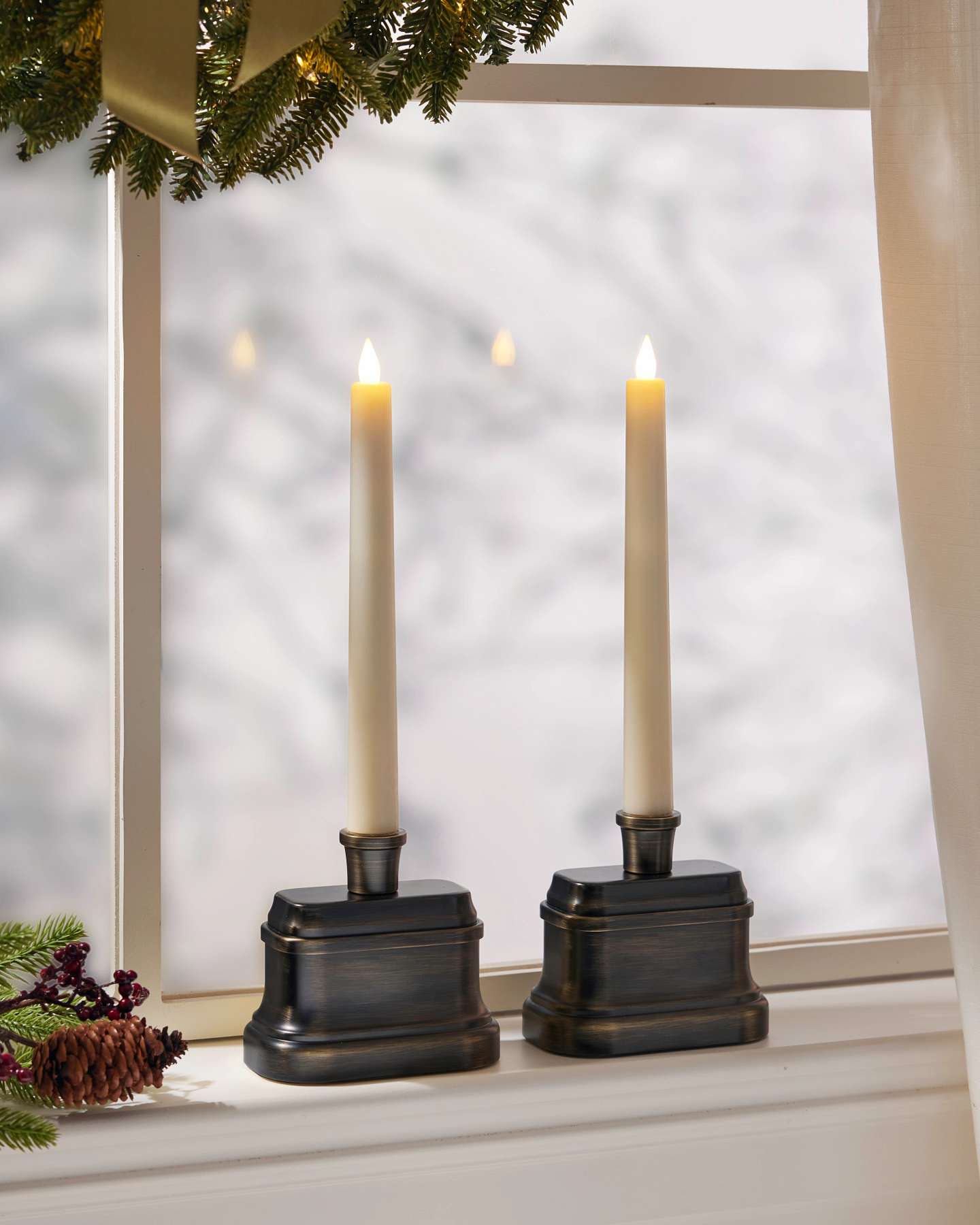 Balsam Hill Bougies à flamme vacillante vintage avec LED Miracle Flame pour fenêtre en bronze, lot de 2