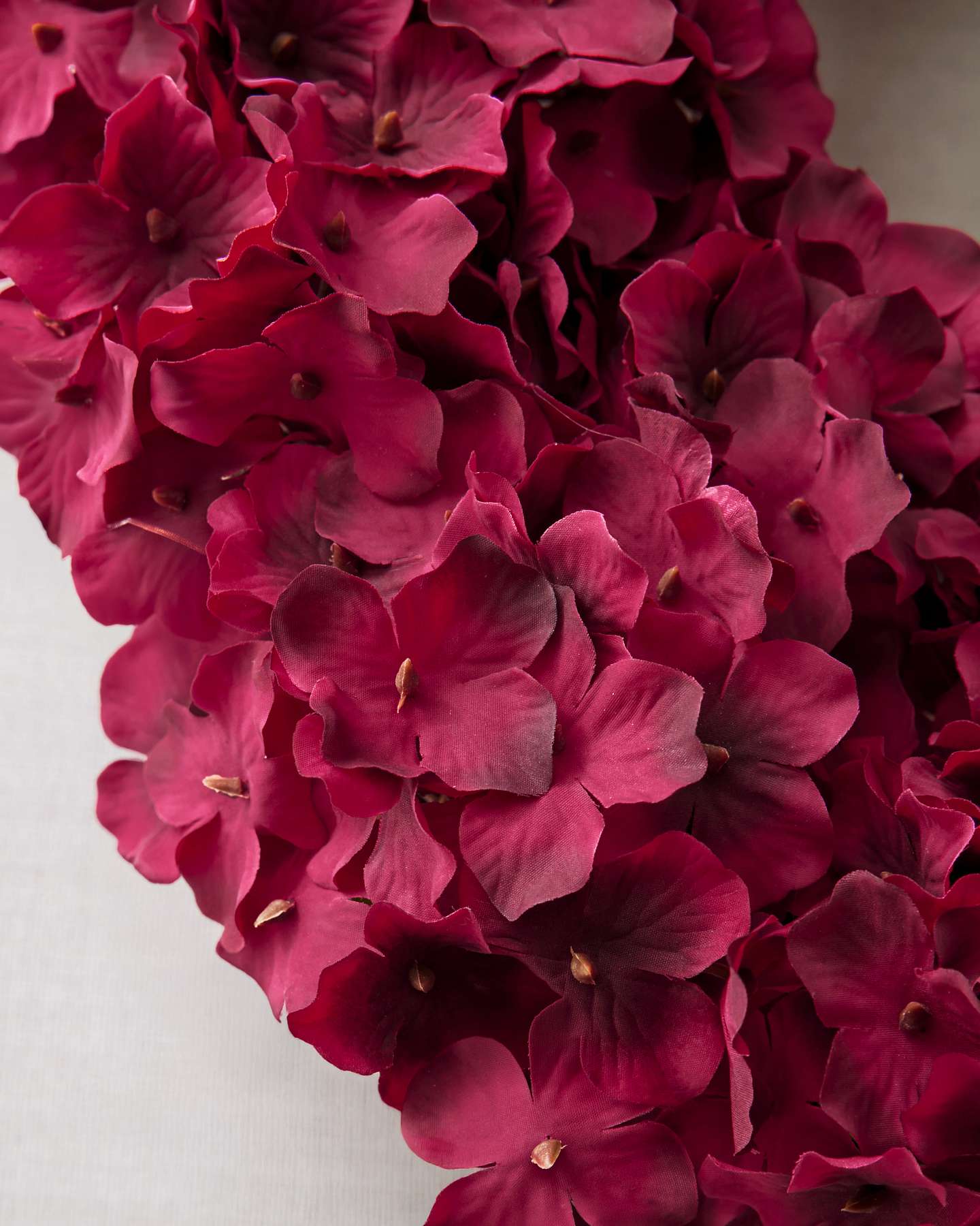 61 cm Red Festive Hydrangea Wreath