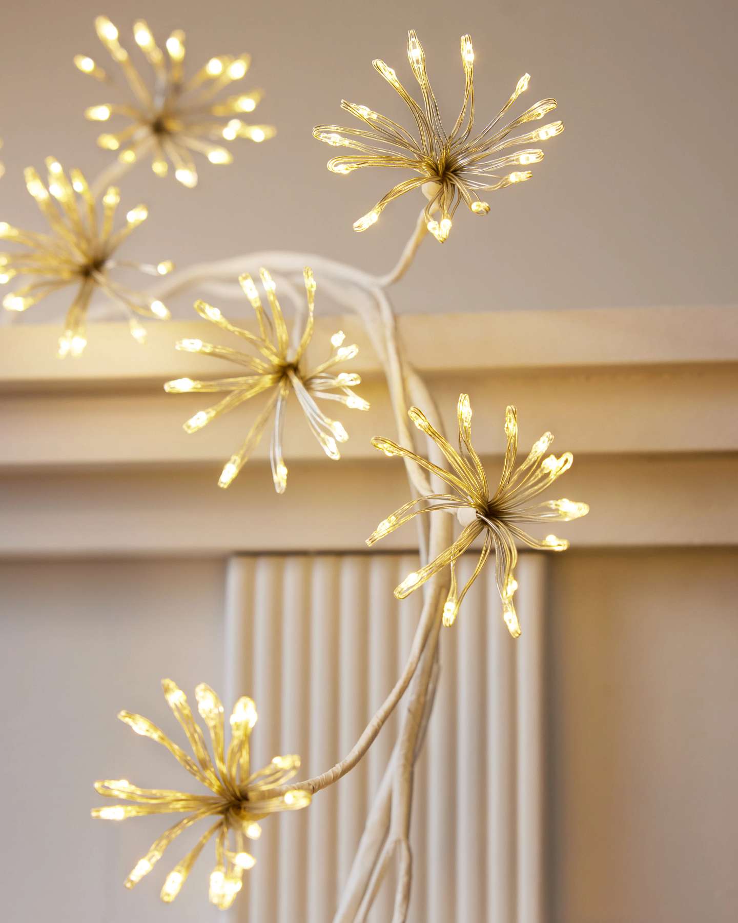 6' White Outdoor Lit Cluster Fairy Starburst Garland