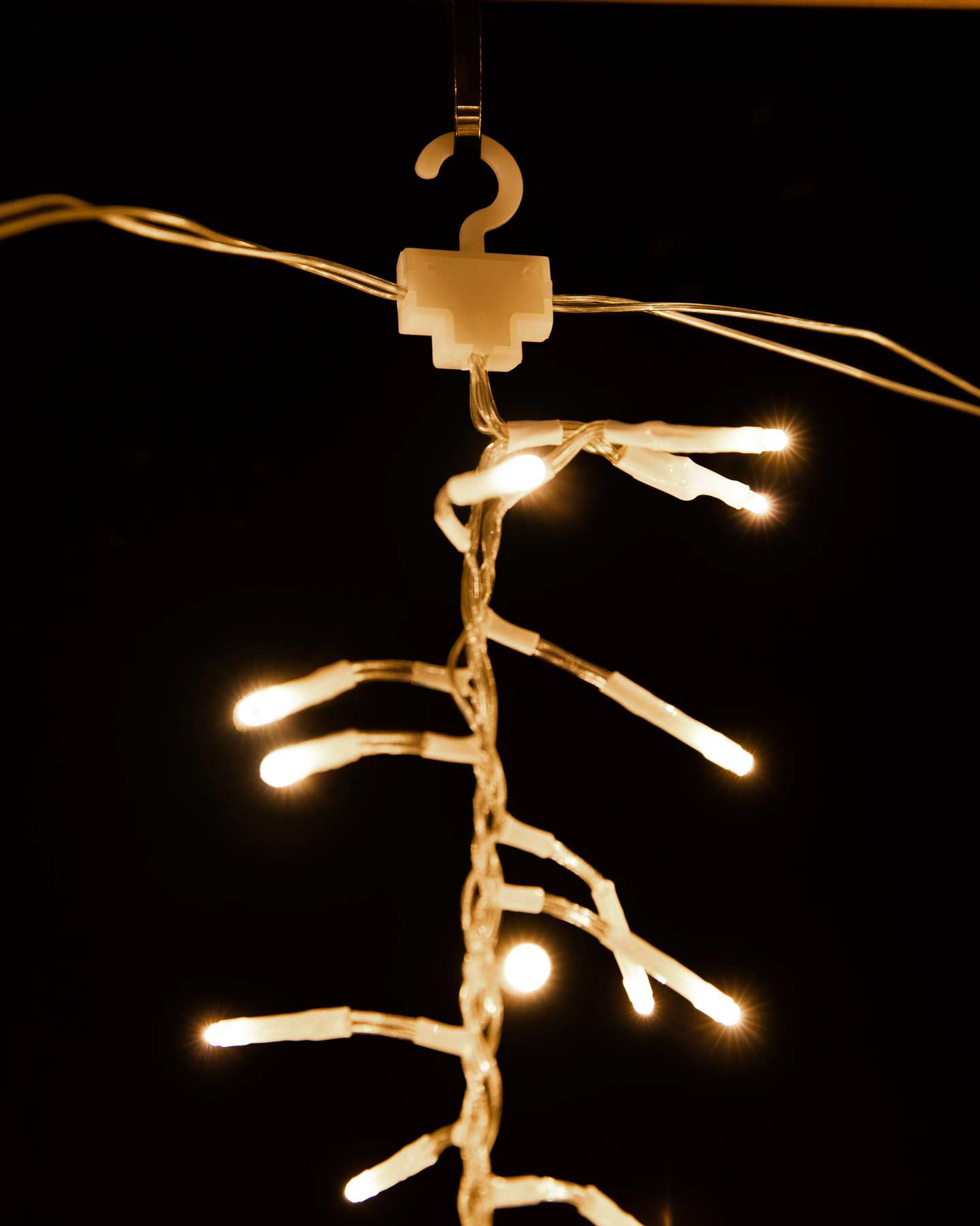 Balsam Hill 20-Feet Cluster Micro LED Icicle Light String Closeup View