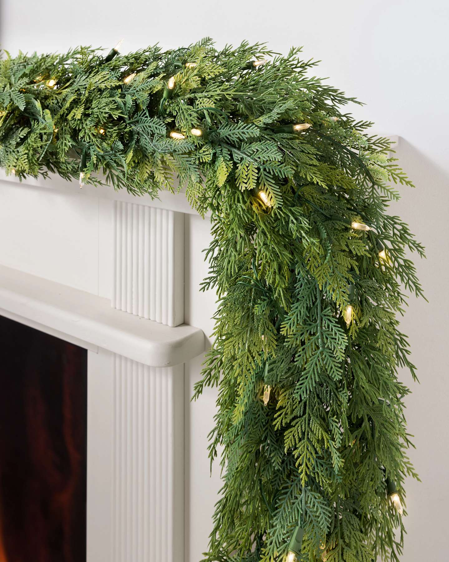 Balsam Hill Immergrüne Deko Landhausstil mit Zedern für den Außenbereich