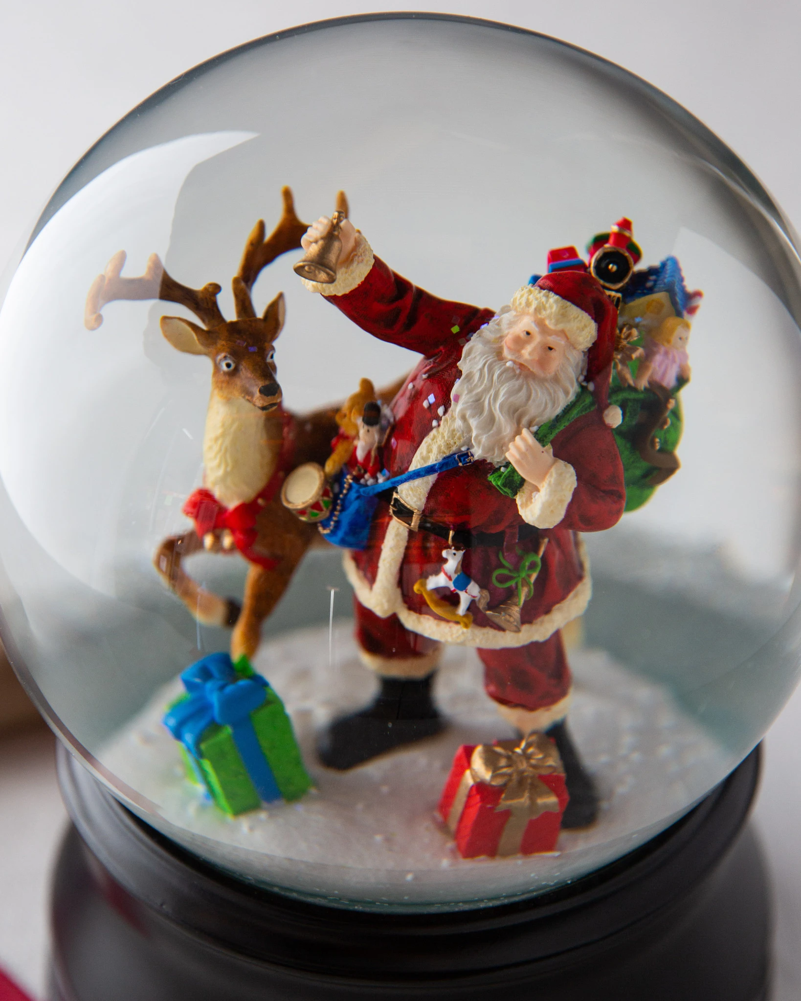 LOT De Décorations De Noël Vintage : Couronne Osier, Boules, Père Noël Et Sapins