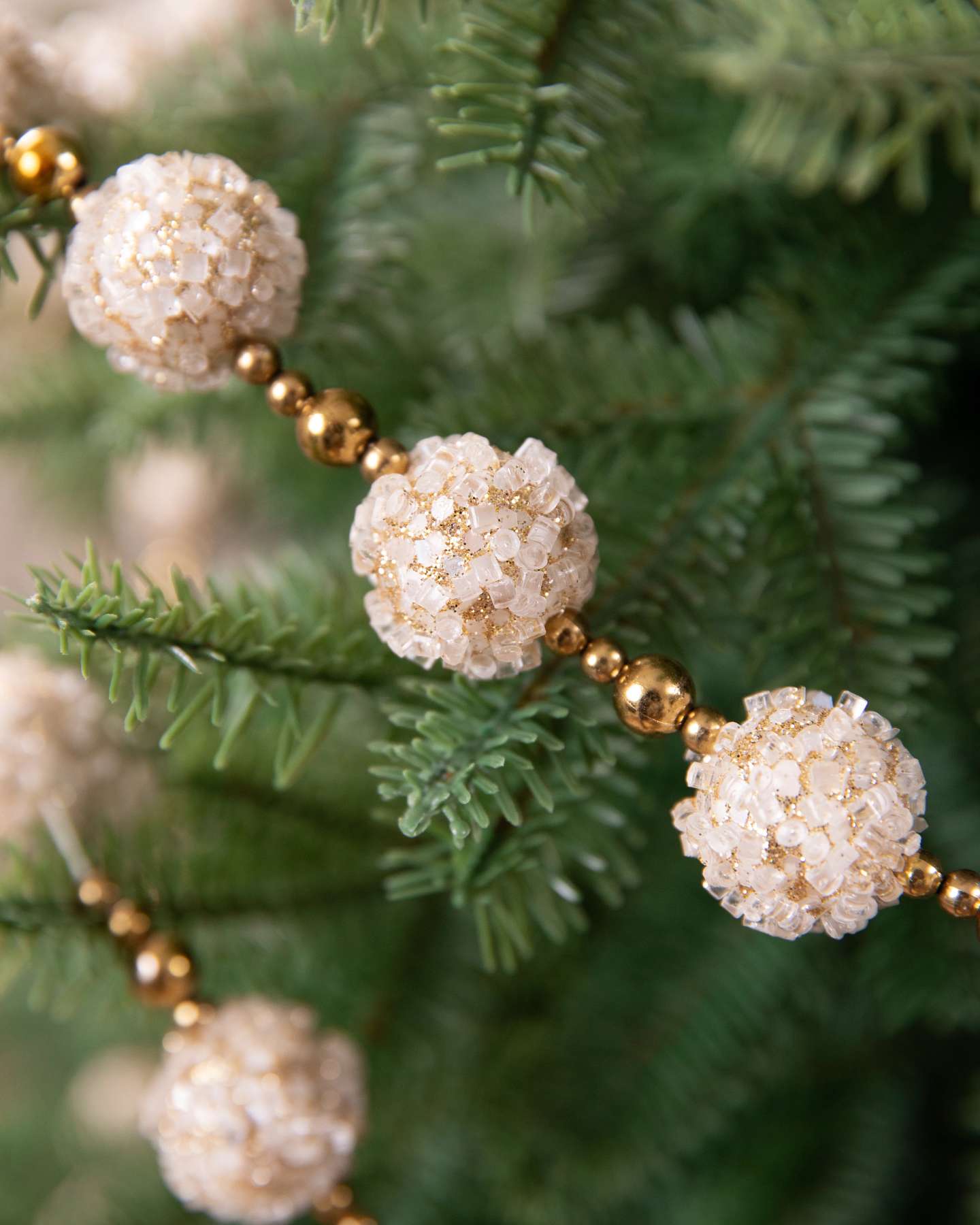 Balsam Hill Weihnachtsbaumgirlanden-Set Eiskristallperlen