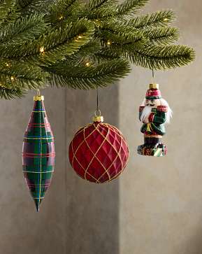 Highland Manor Main Glass Ornament Set Highland Manor Main Glass Ornament Set
